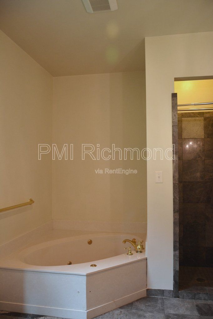 Stunning 3 Bed, 2 Bath River Front Home in New Kent County! property image