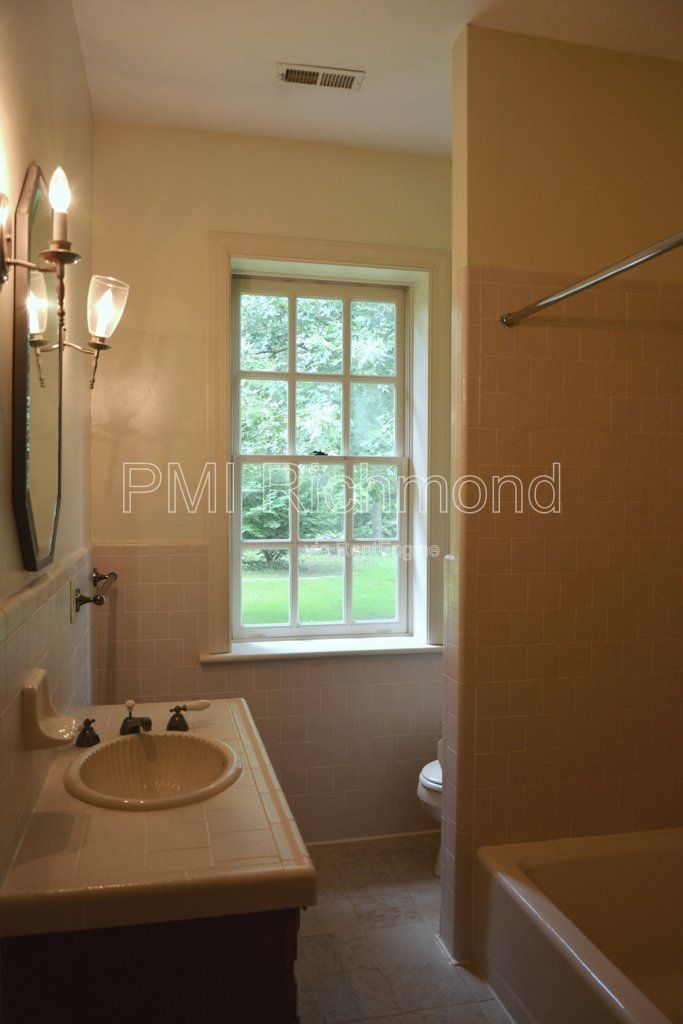 Stunning 3 Bed, 2 Bath River Front Home in New Kent County! property image