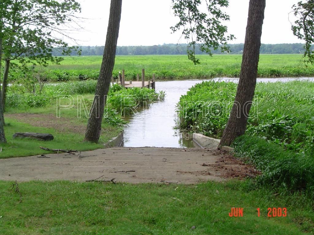 Stunning 3 Bed, 2 Bath River Front Home in New Kent County! property image