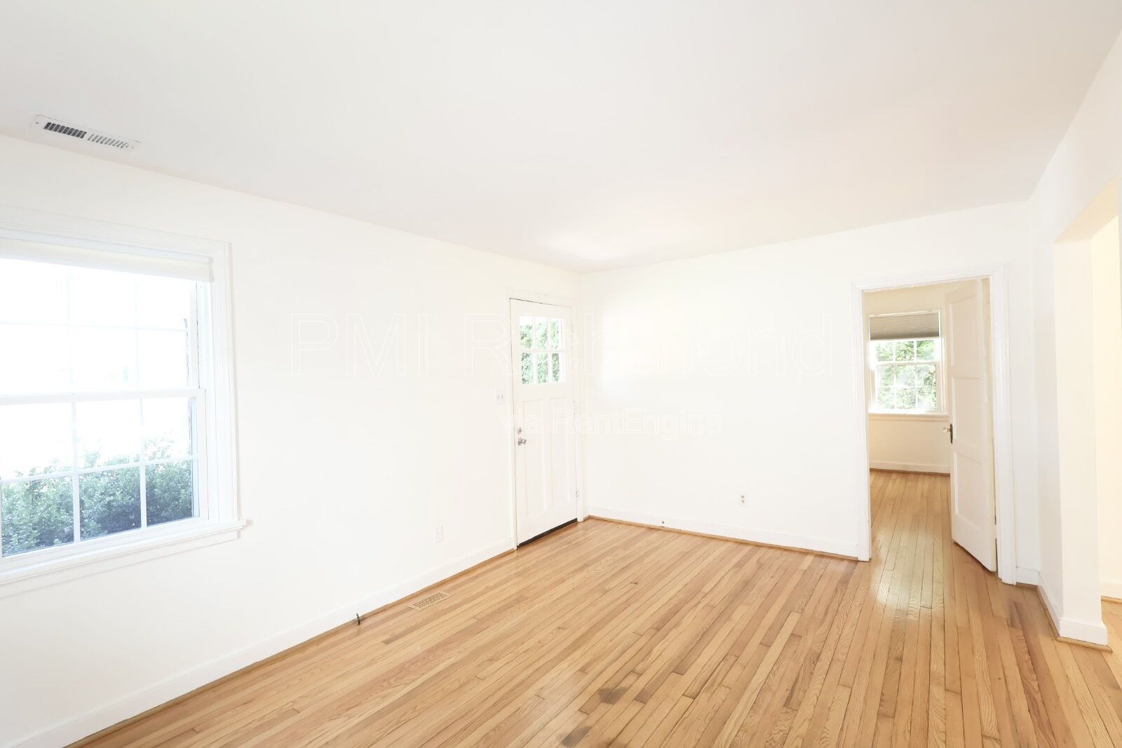 Cute & Cozy 2-Bed Retreat on Maple Avenue in Richmond! property image