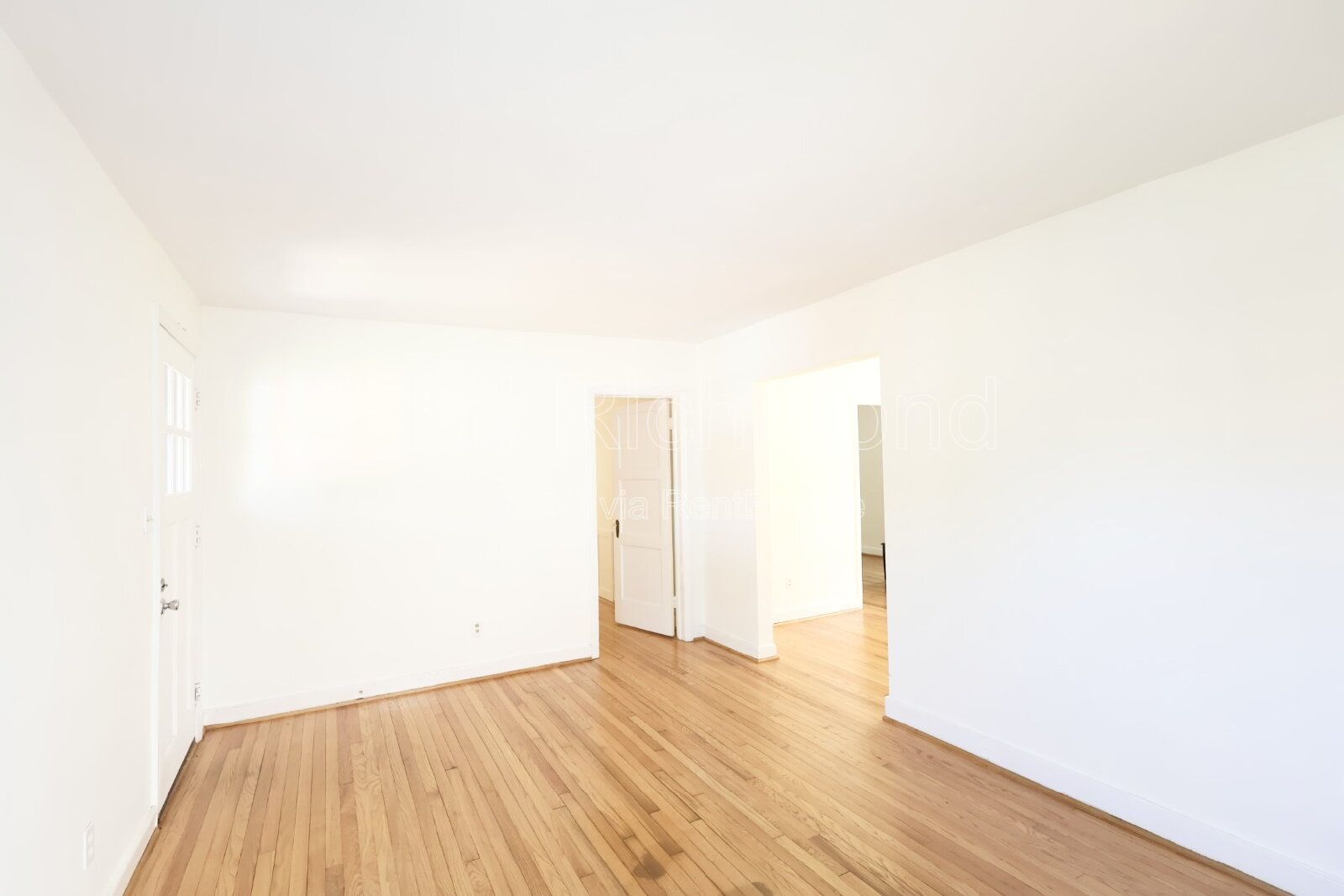 Cute & Cozy 2-Bed Retreat on Maple Avenue in Richmond! property image