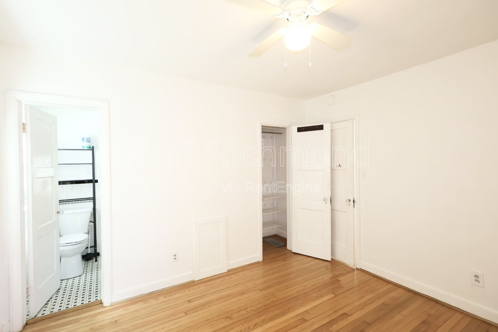 Cute & Cozy 2-Bed Retreat on Maple Avenue in Richmond! property image