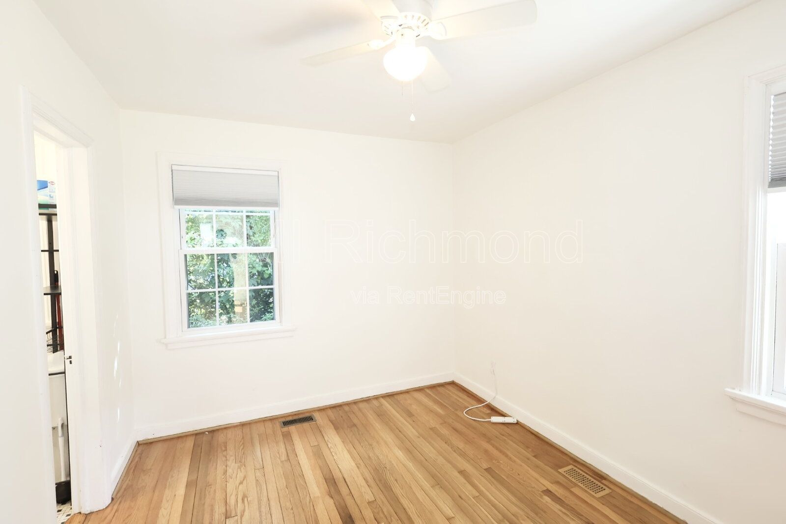 Cute & Cozy 2-Bed Retreat on Maple Avenue in Richmond! property image