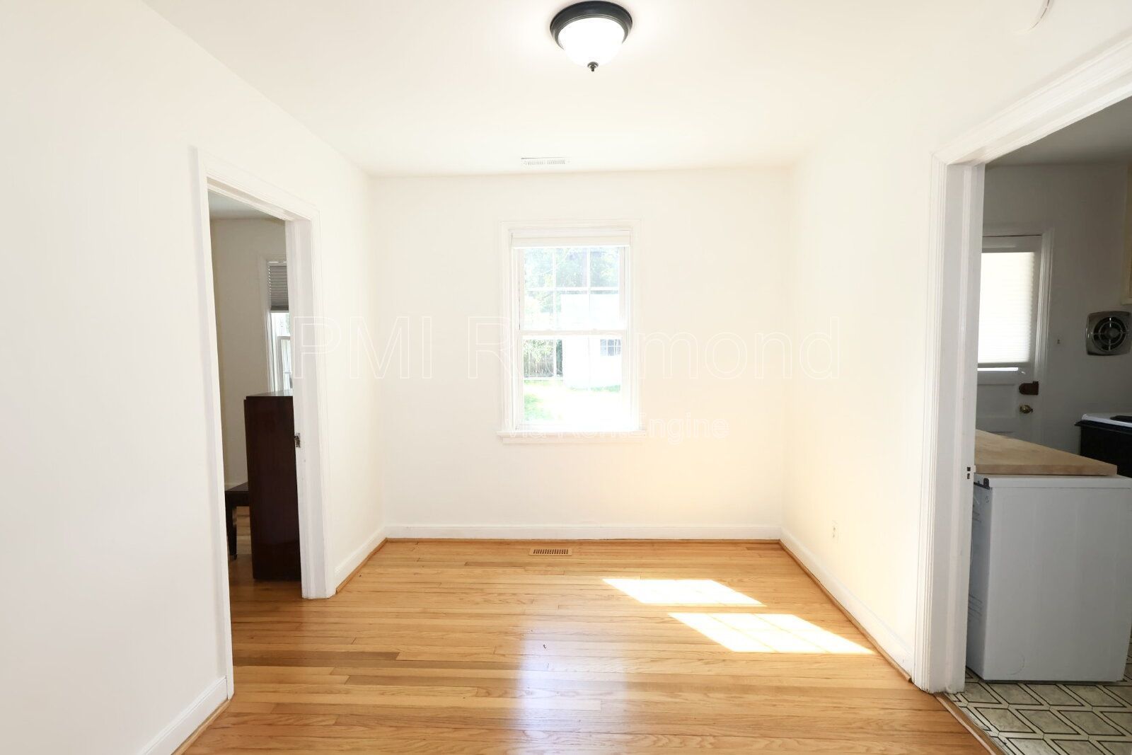 Cute & Cozy 2-Bed Retreat on Maple Avenue in Richmond! property image