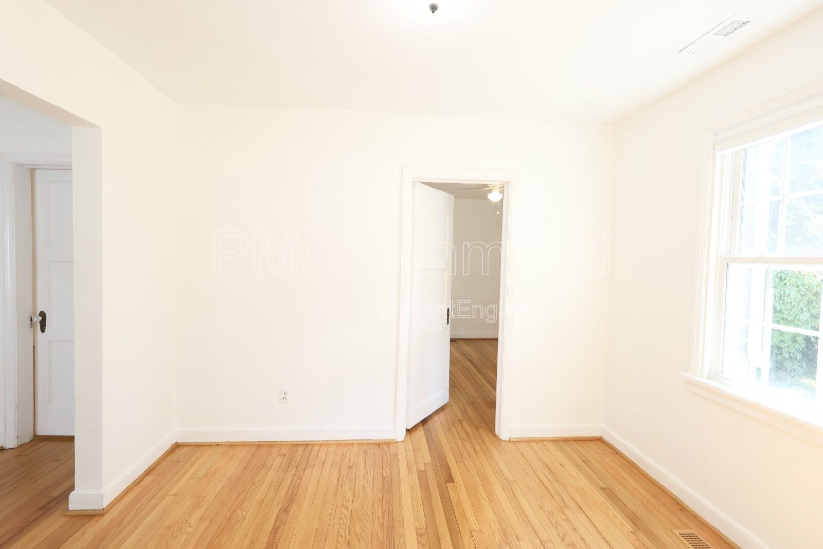 Cute & Cozy 2-Bed Retreat on Maple Avenue in Richmond! property image