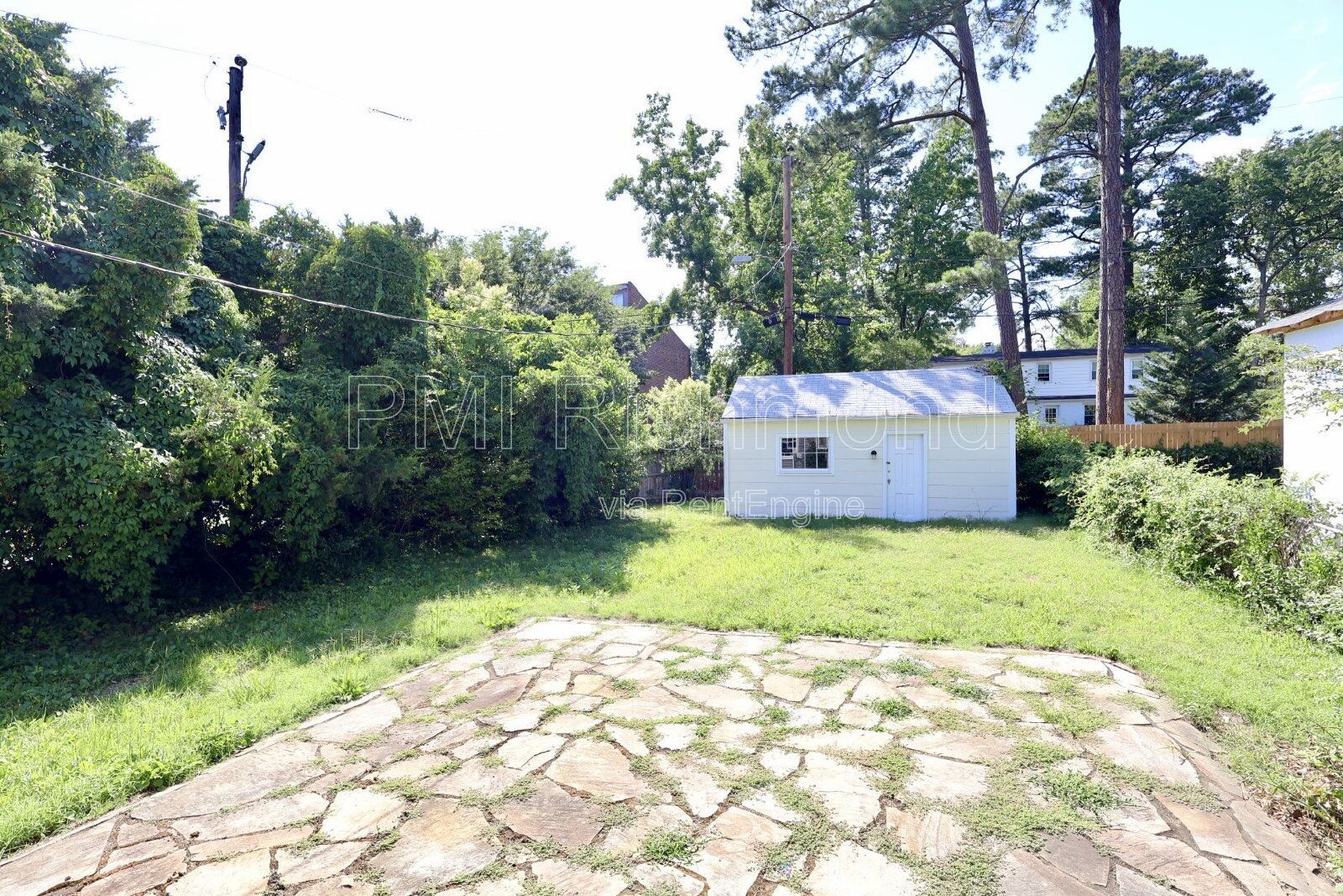 Cute & Cozy 2-Bed Retreat on Maple Avenue in Richmond! property image