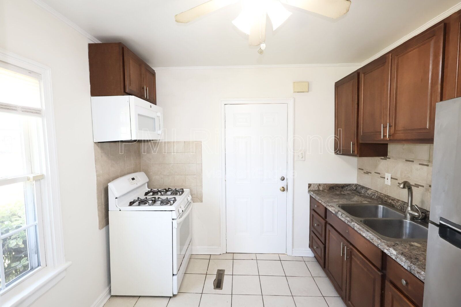 Fabulous Renovated 2-Bed, 1-Bath Bungalow in North Highland Park! property image