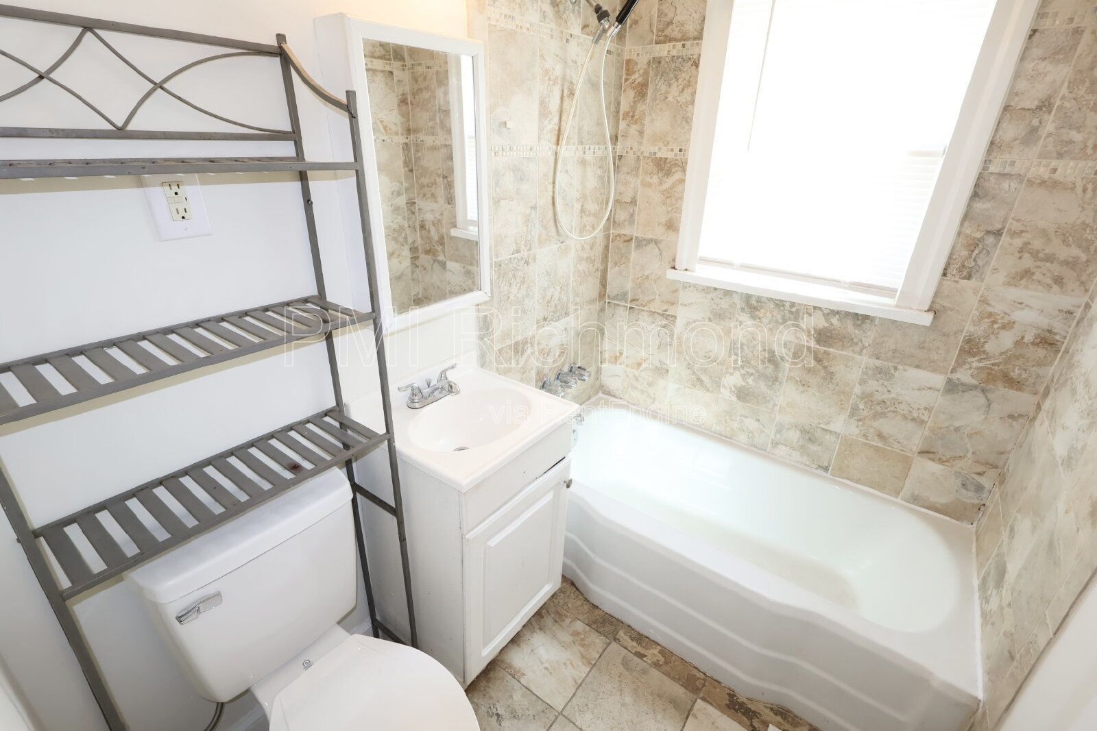 Fabulous Renovated 2-Bed, 1-Bath Bungalow in North Highland Park! property image