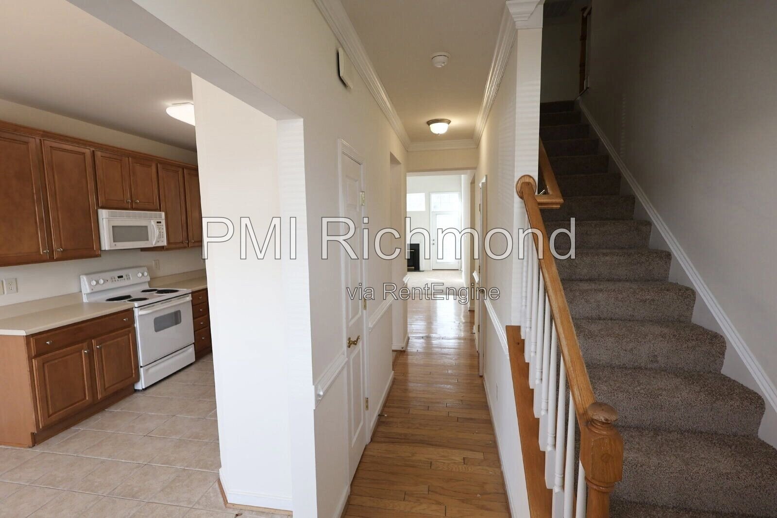 Spacious Townhouse in Townes at Shady Grove Subdivision! property image