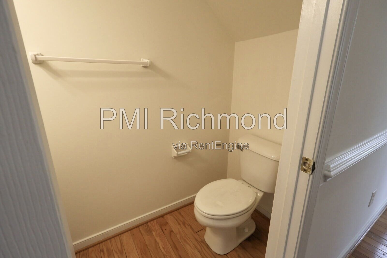 Spacious Townhouse in Townes at Shady Grove Subdivision! property image