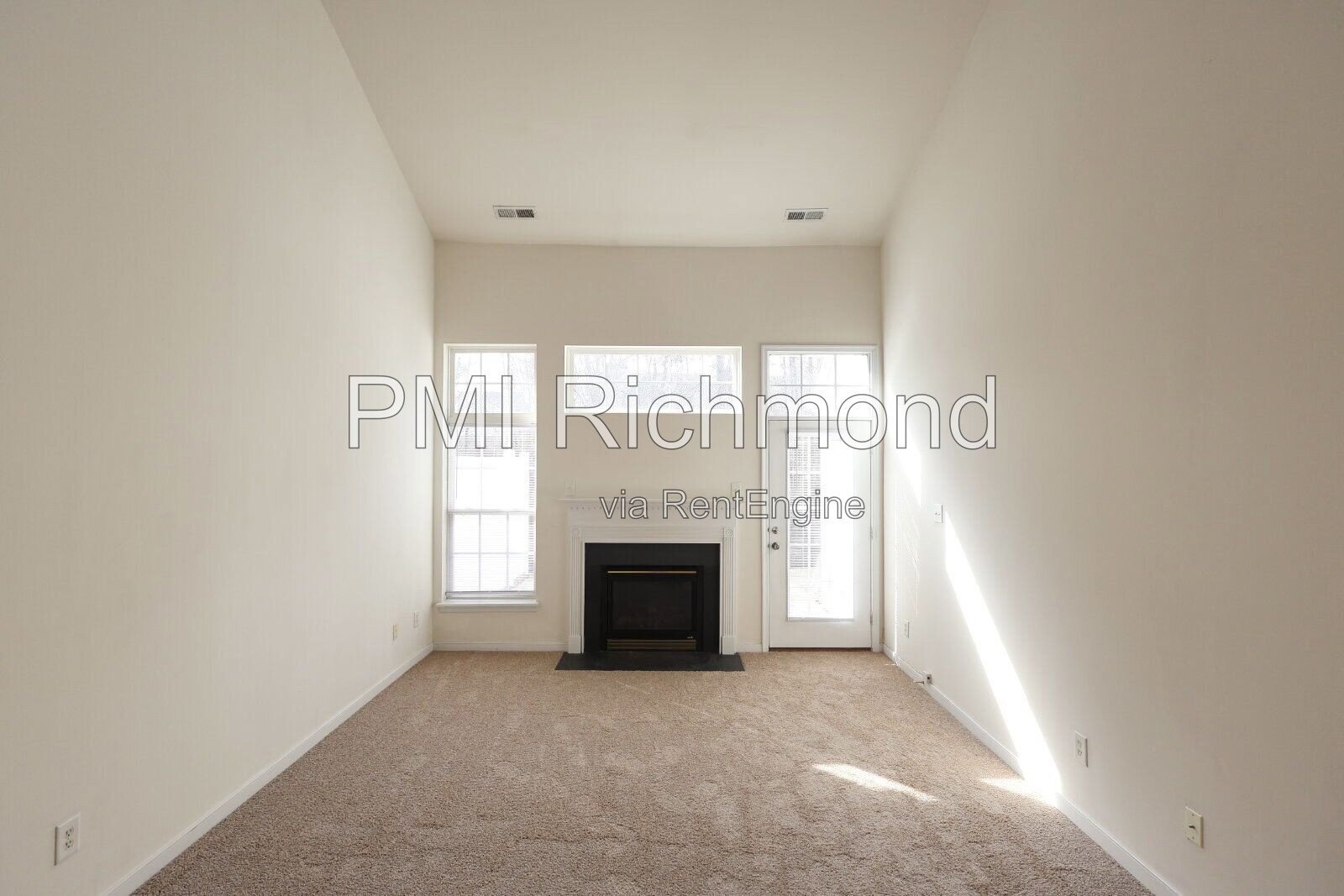 Spacious Townhouse in Townes at Shady Grove Subdivision! property image