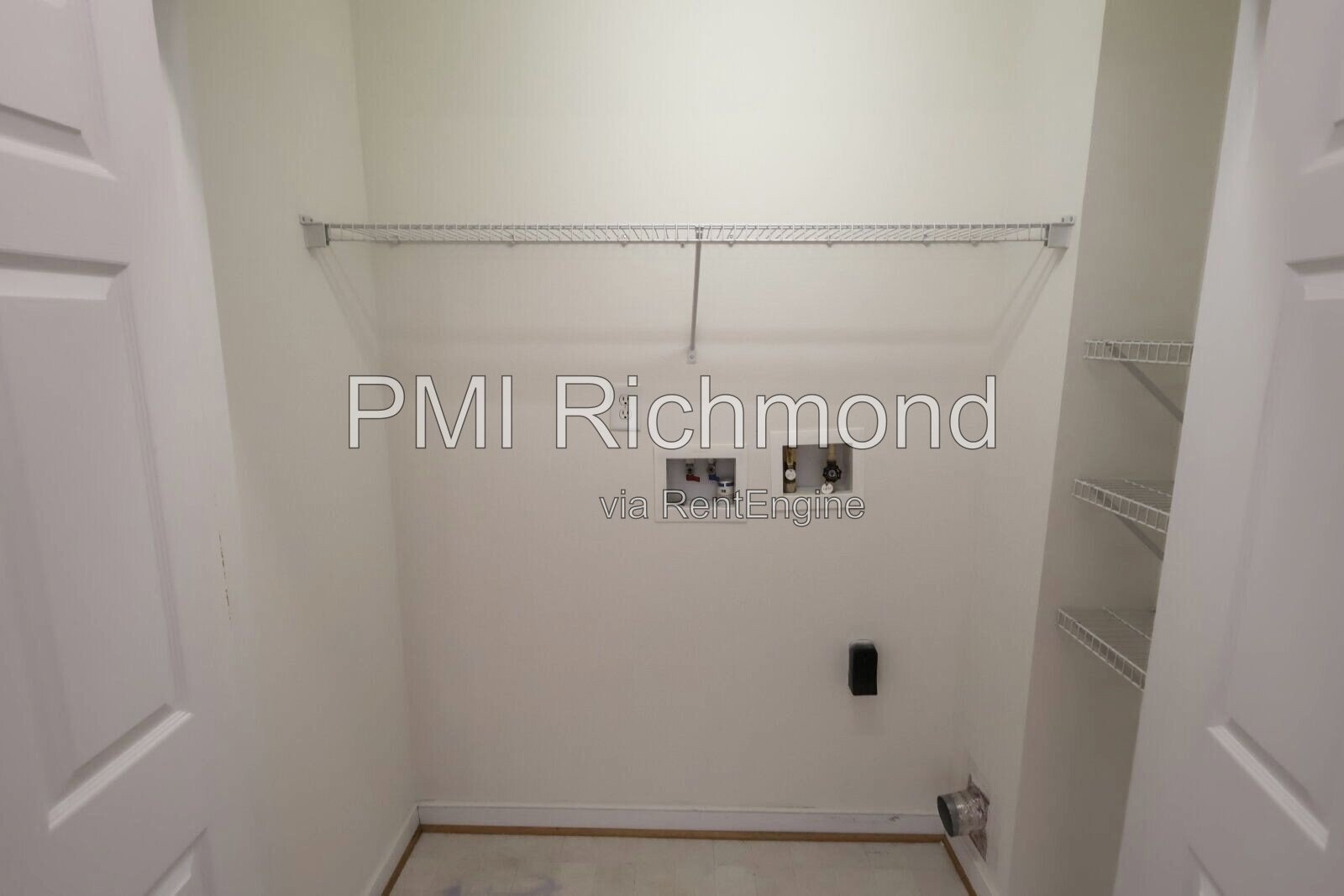 Spacious Townhouse in Townes at Shady Grove Subdivision! property image