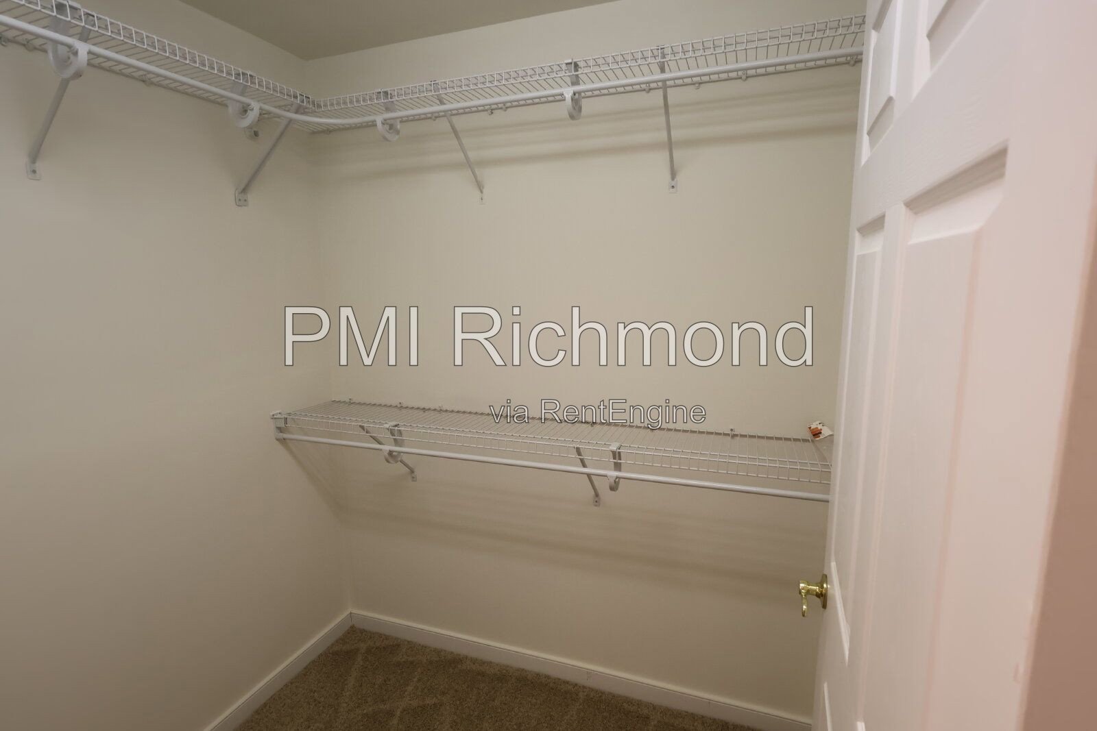 Spacious Townhouse in Townes at Shady Grove Subdivision! property image