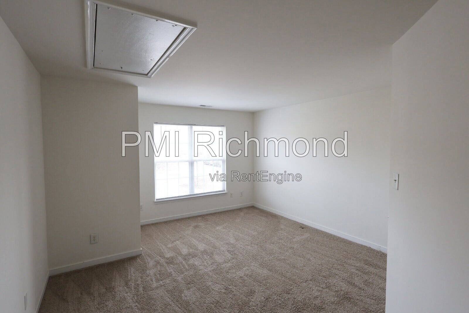 Spacious Townhouse in Townes at Shady Grove Subdivision! property image