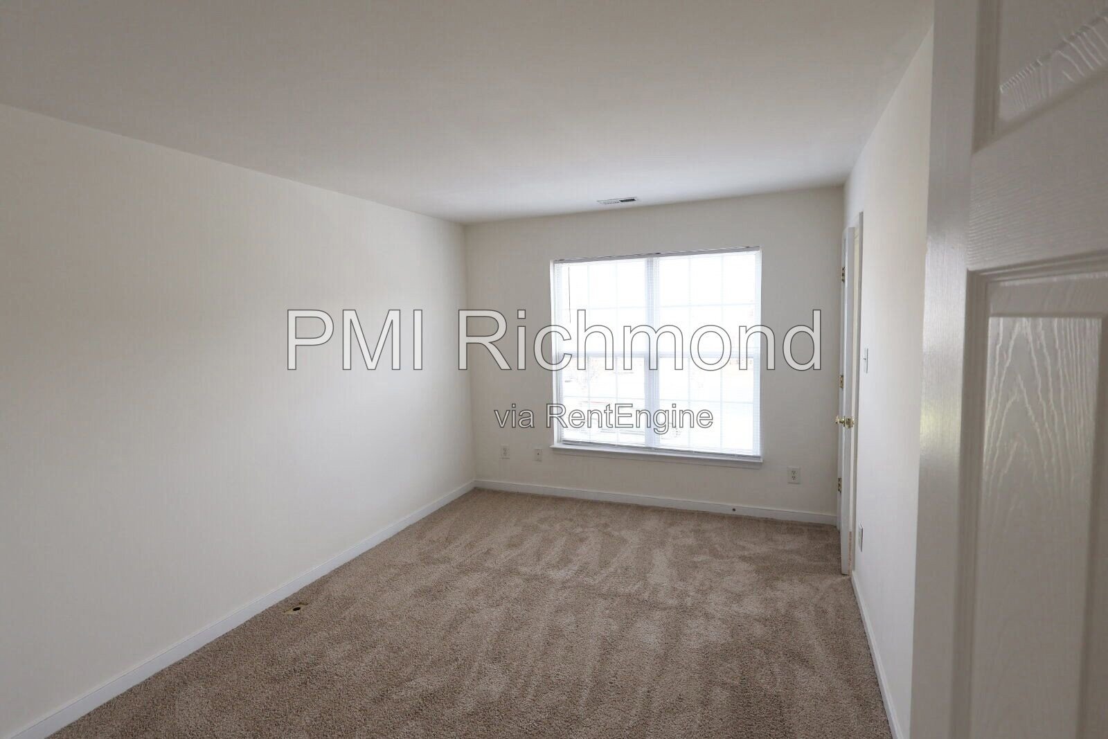 Spacious Townhouse in Townes at Shady Grove Subdivision! property image