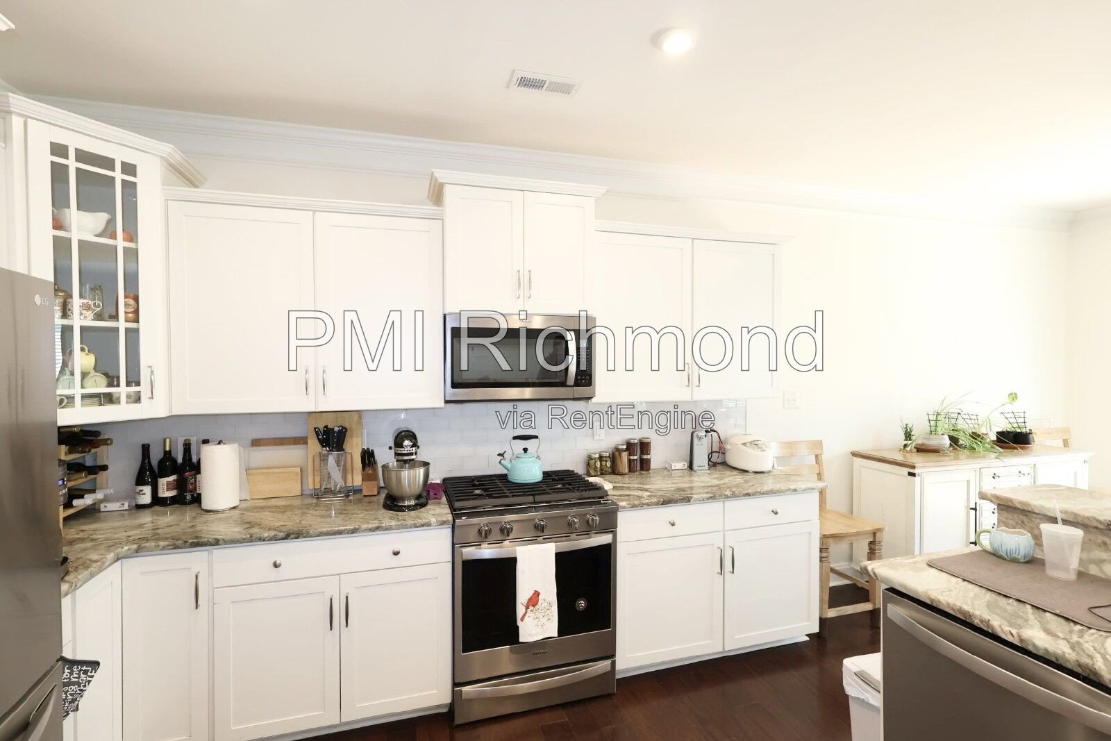 Stunning 4-Bed, 3-Bath Spacious Home in Woodlake! property image