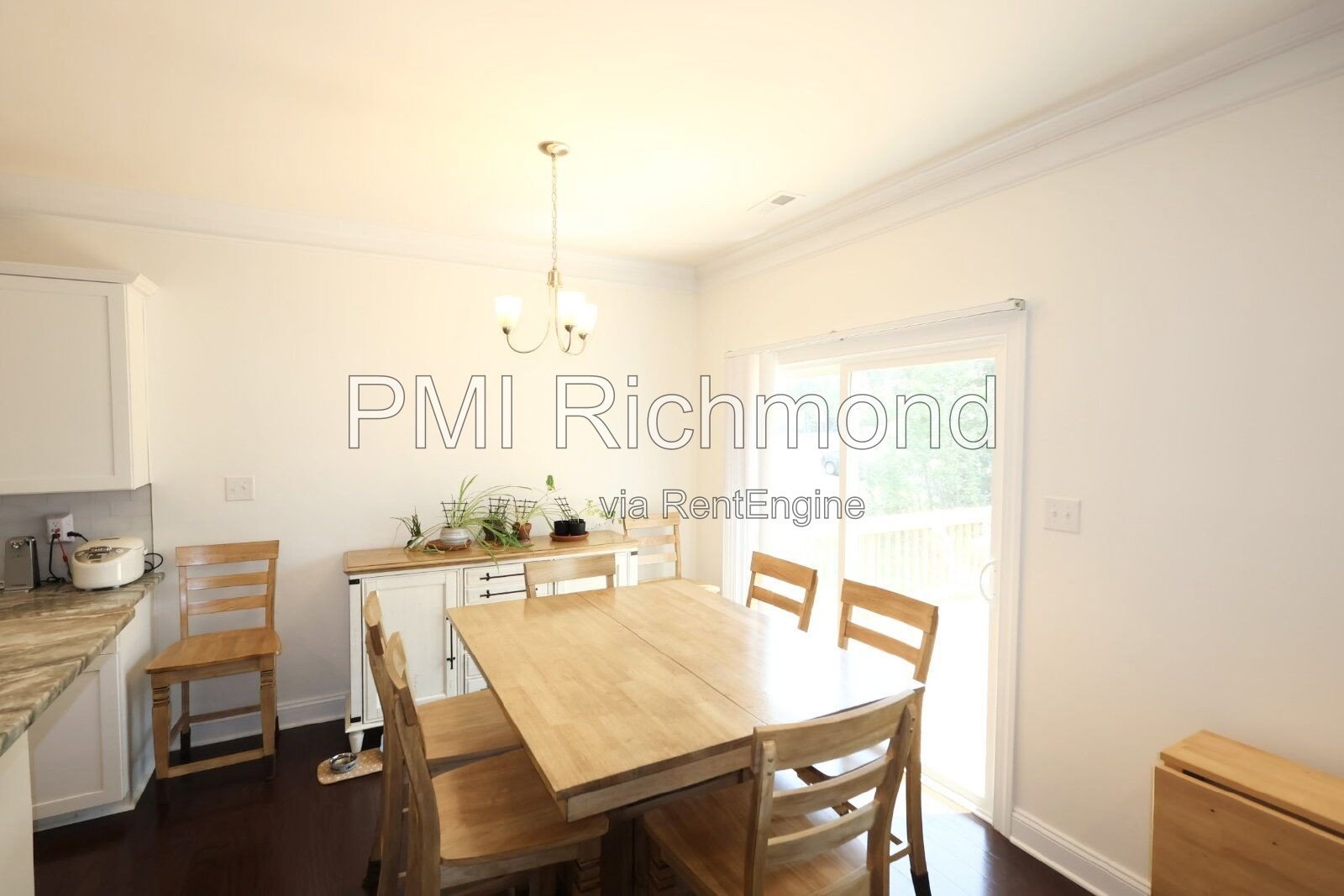 Stunning 4-Bed, 3-Bath Spacious Home in Woodlake! property image