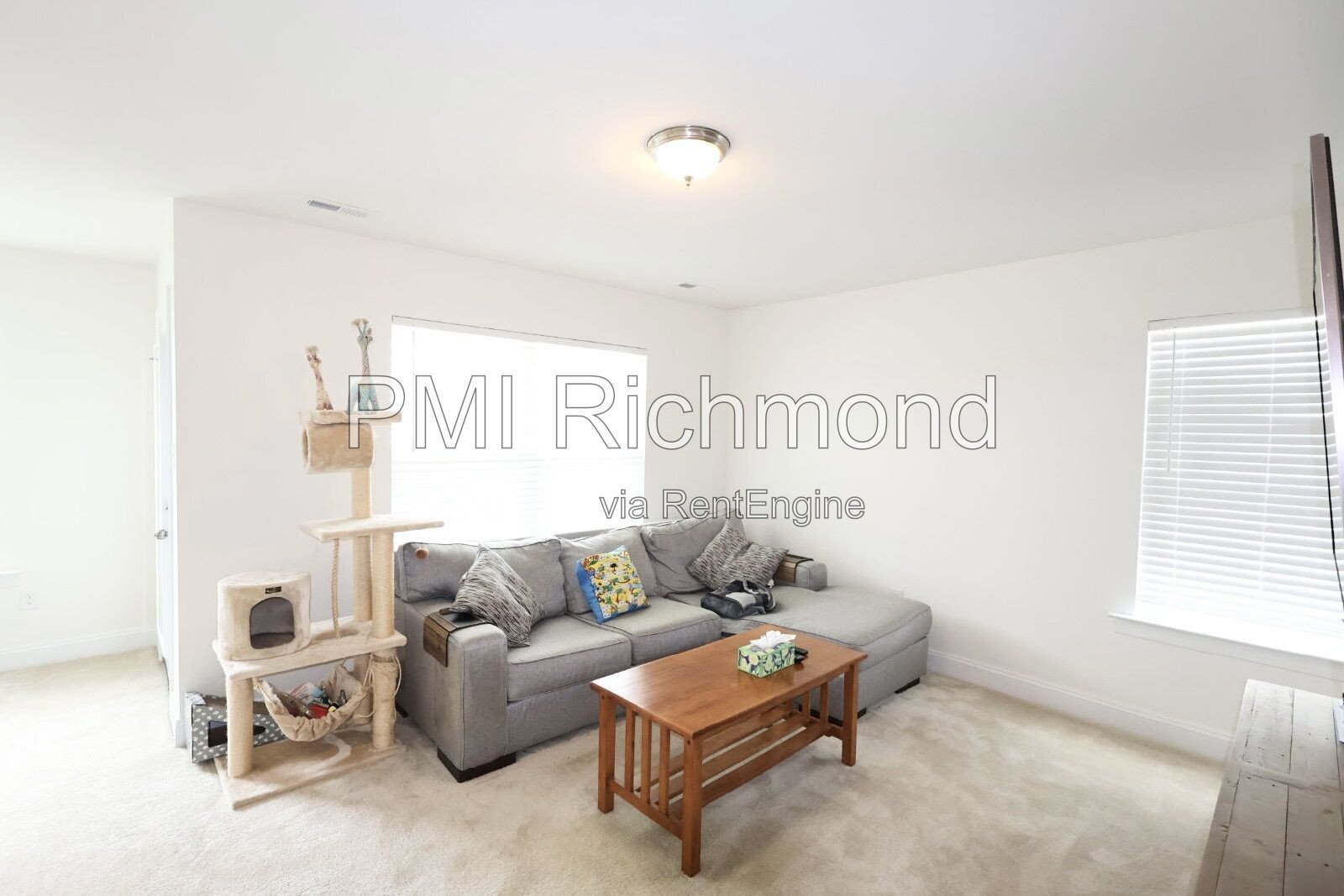 Stunning 4-Bed, 3-Bath Spacious Home in Woodlake! property image