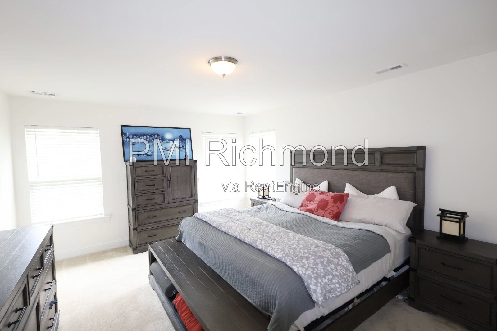 Stunning 4-Bed, 3-Bath Spacious Home in Woodlake! property image