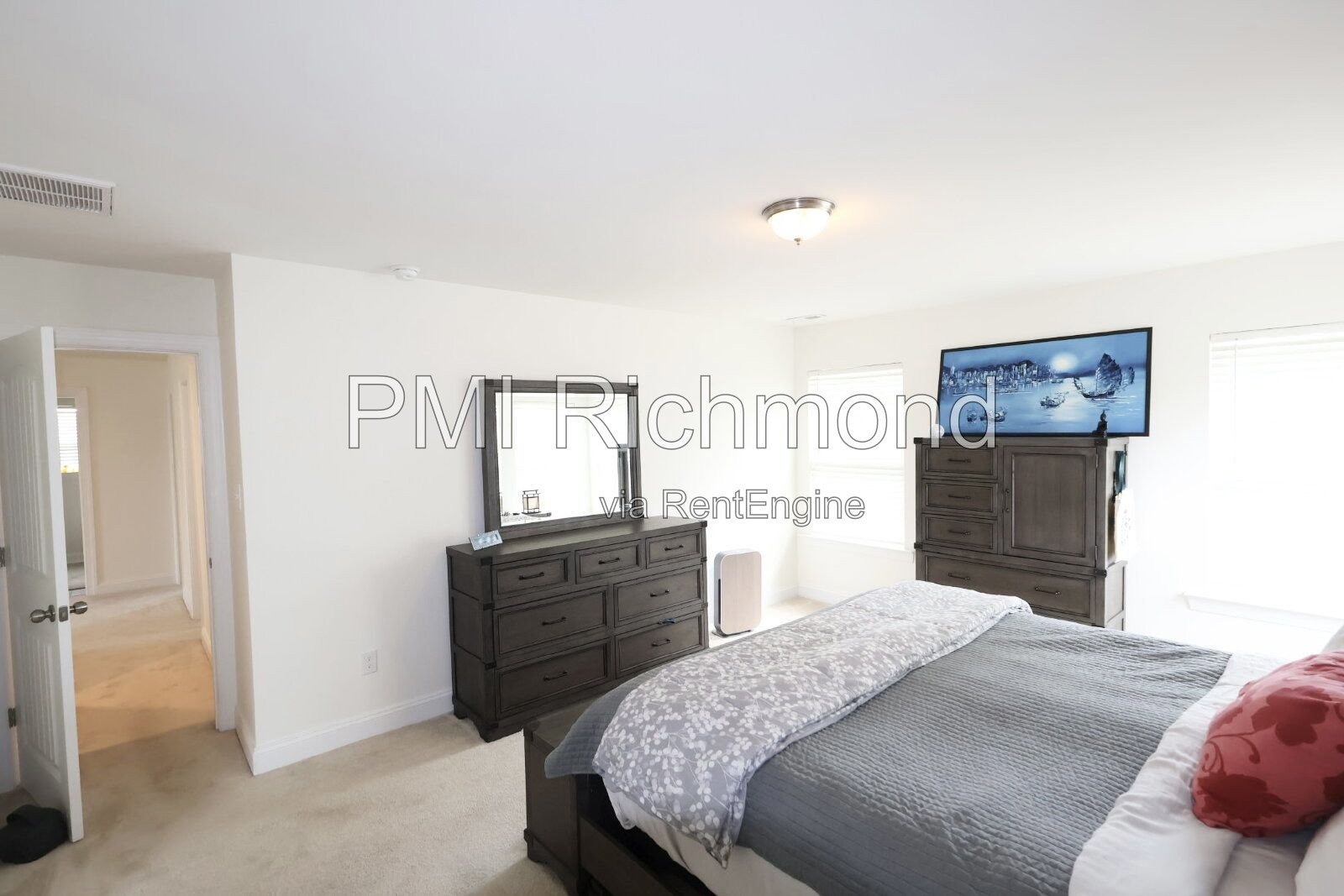 Stunning 4-Bed, 3-Bath Spacious Home in Woodlake! property image