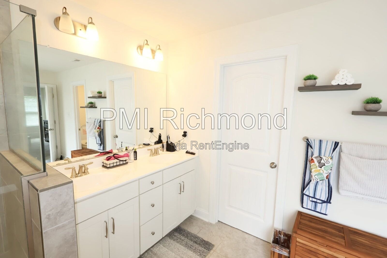 Stunning 4-Bed, 3-Bath Spacious Home in Woodlake! property image