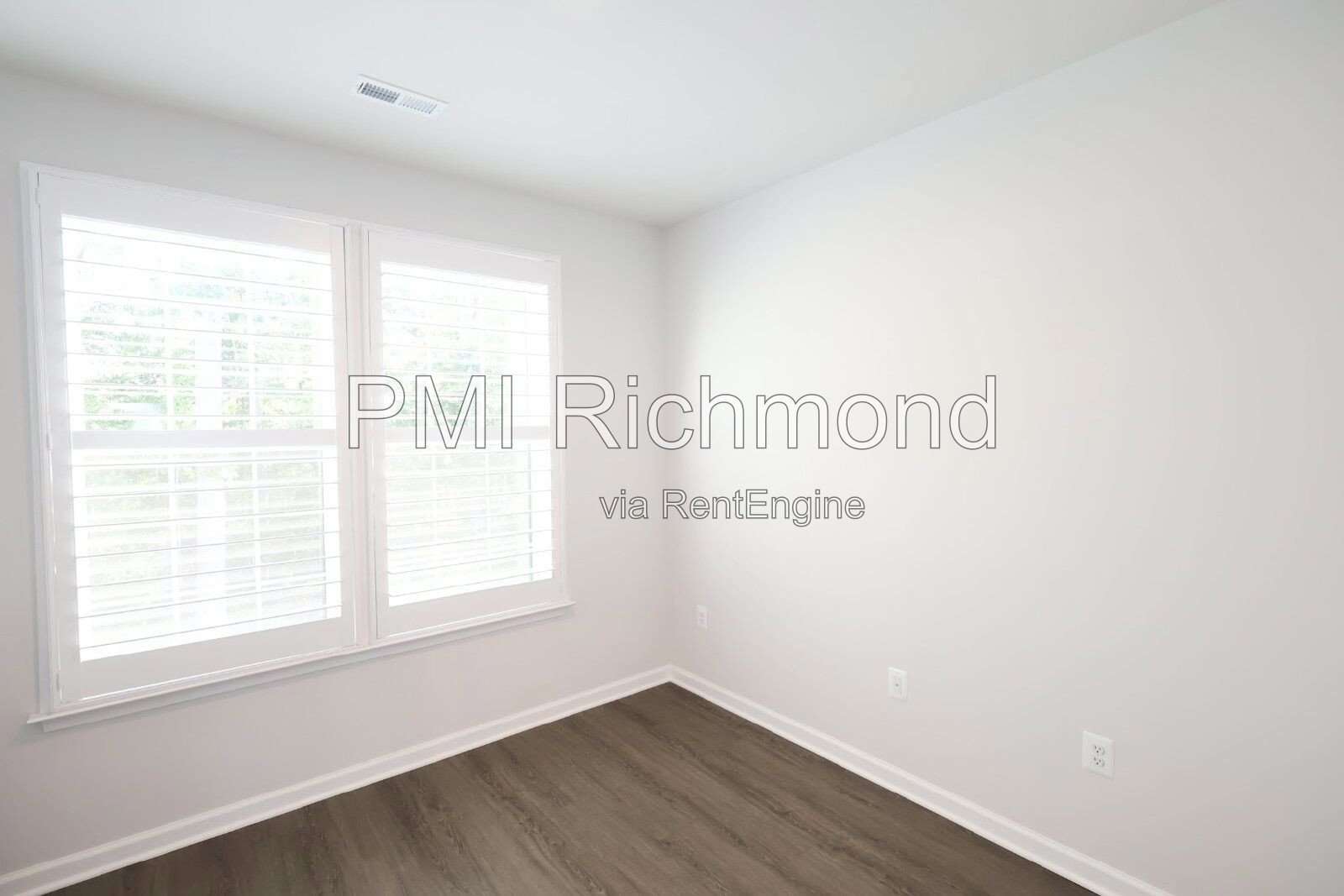 Stunning and Modern 3-Bed Townhome in Midlothian! property image