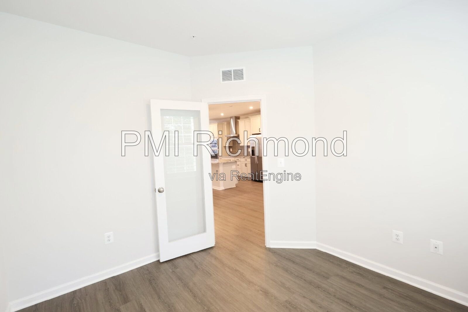 Stunning and Modern 3-Bed Townhome in Midlothian! property image