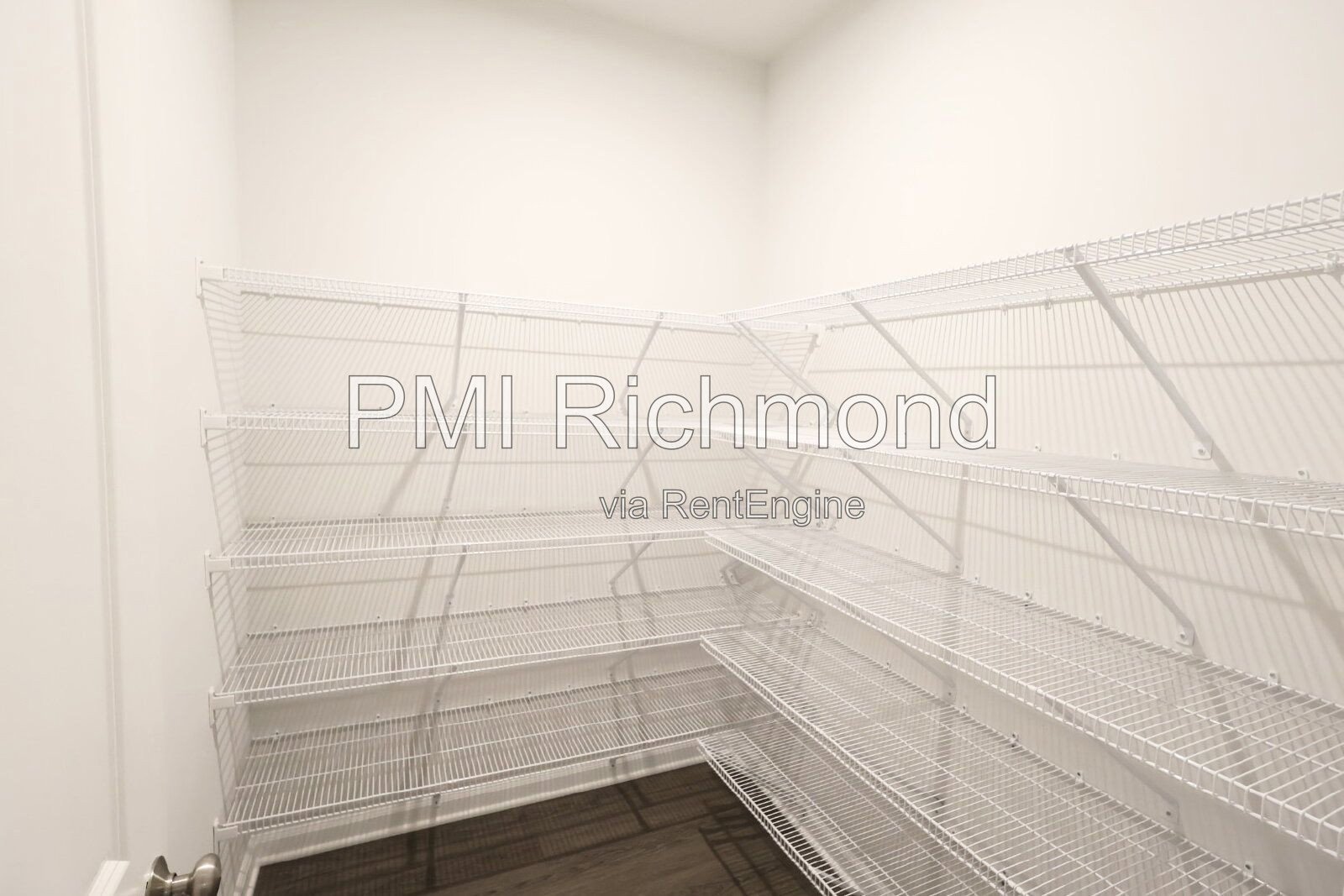 Stunning and Modern 3-Bed Townhome in Midlothian! property image