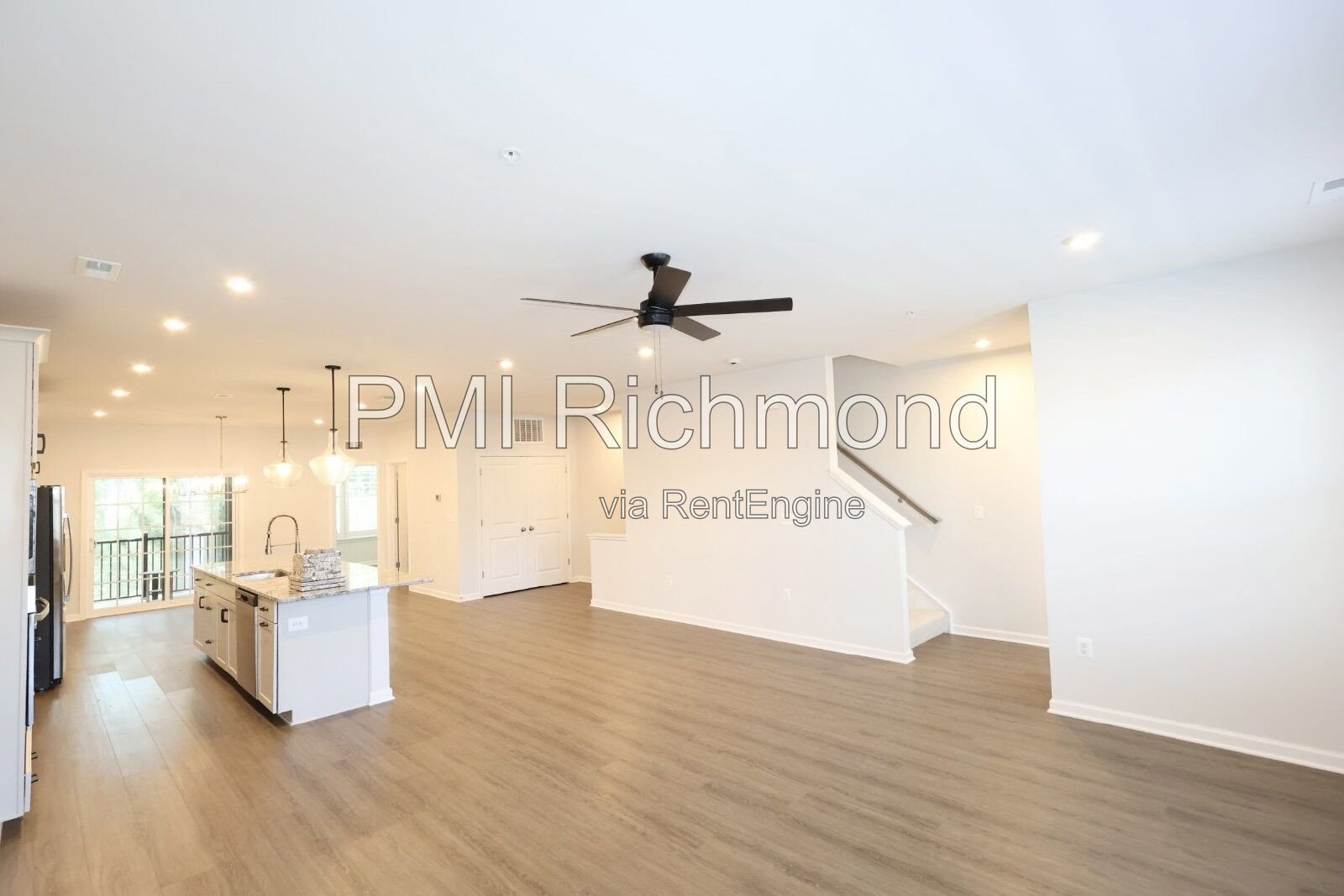 Stunning and Modern 3-Bed Townhome in Midlothian! property image