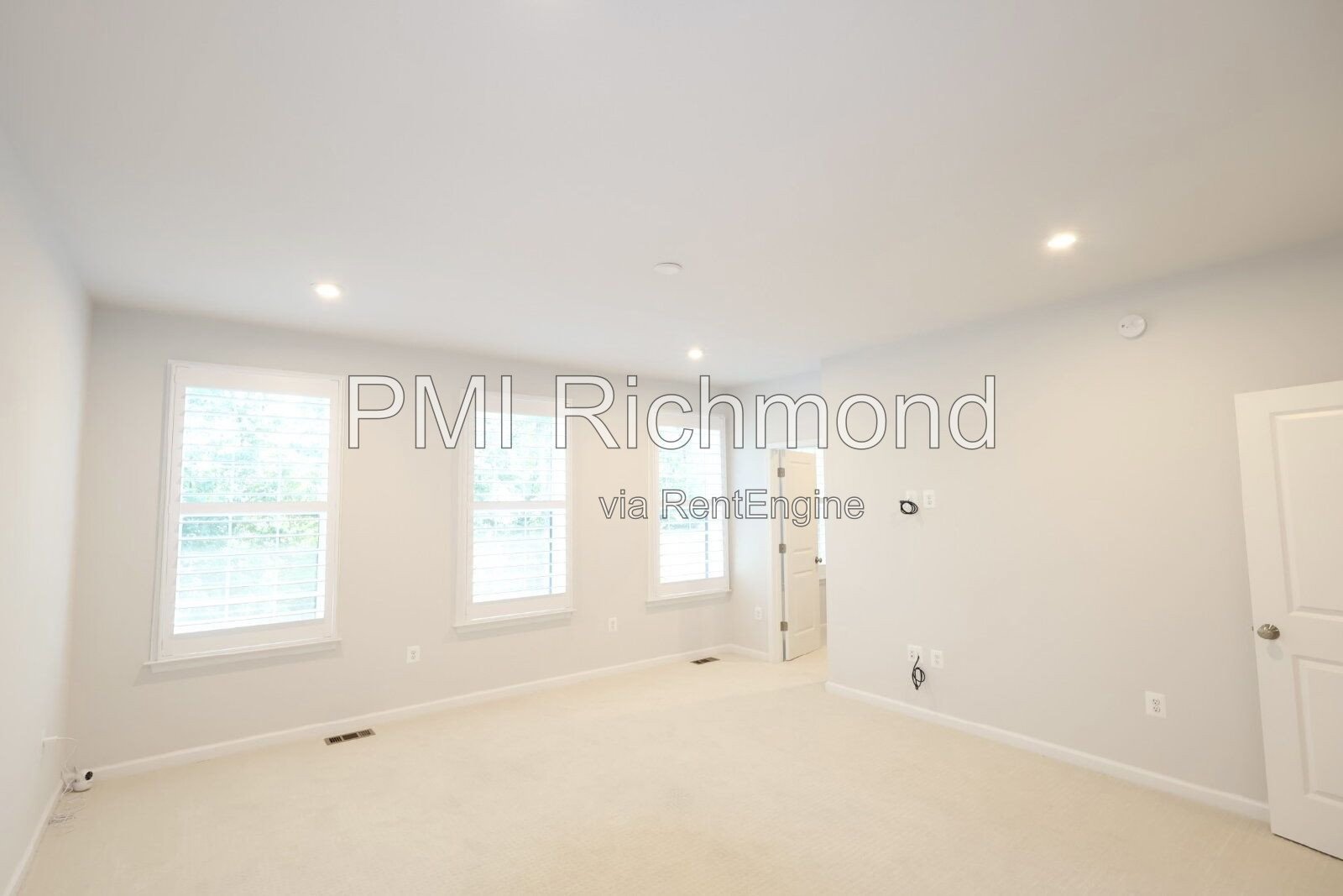 Stunning and Modern 3-Bed Townhome in Midlothian! property image