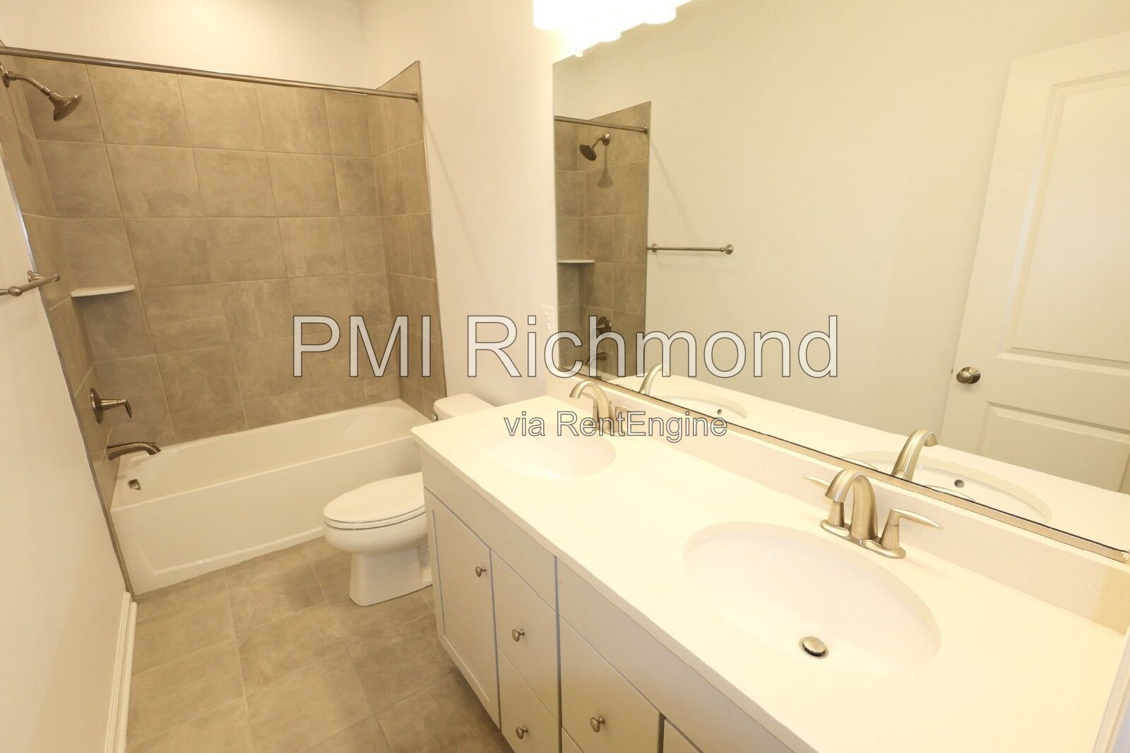 Stunning and Modern 3-Bed Townhome in Midlothian! property image