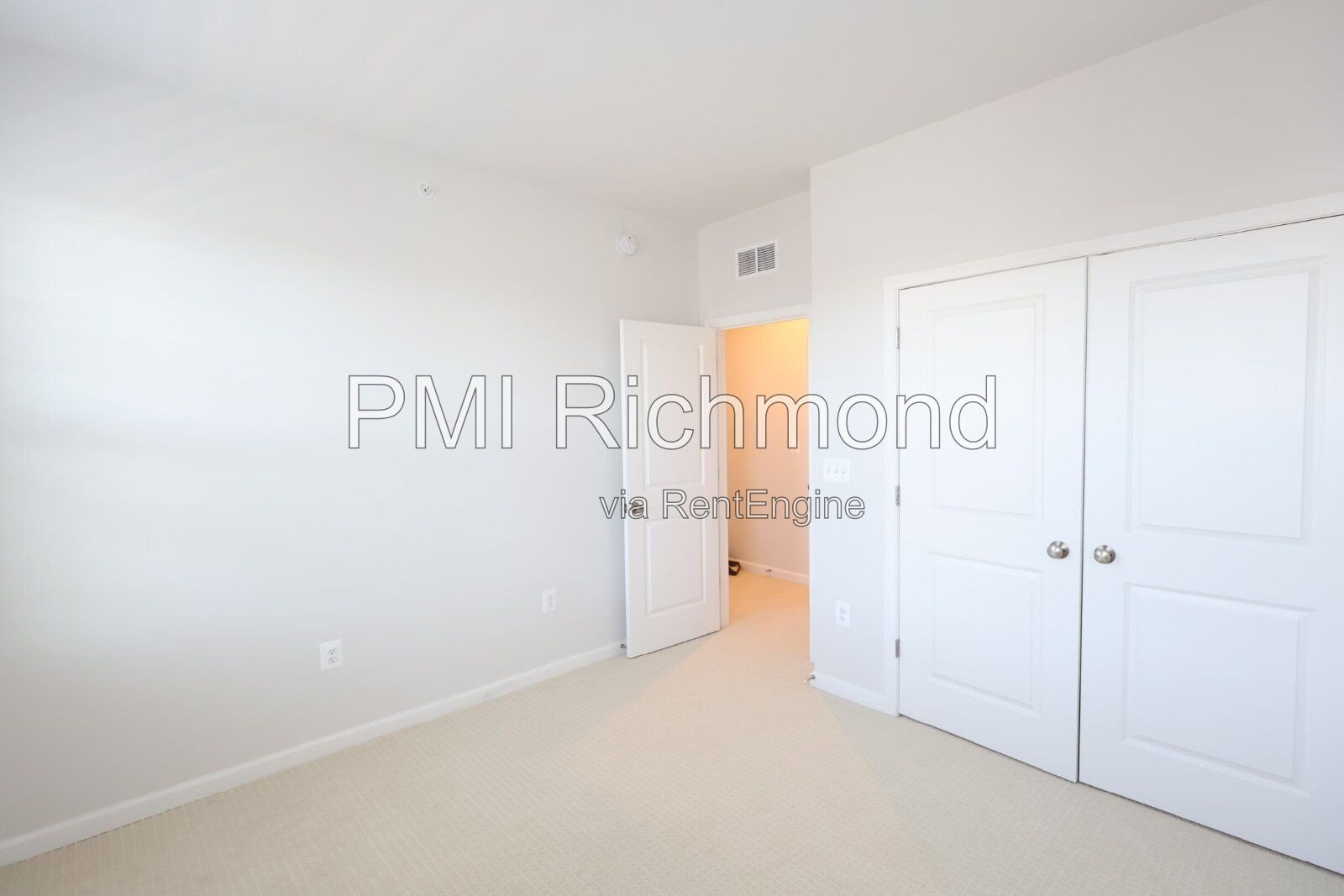 Stunning and Modern 3-Bed Townhome in Midlothian! property image