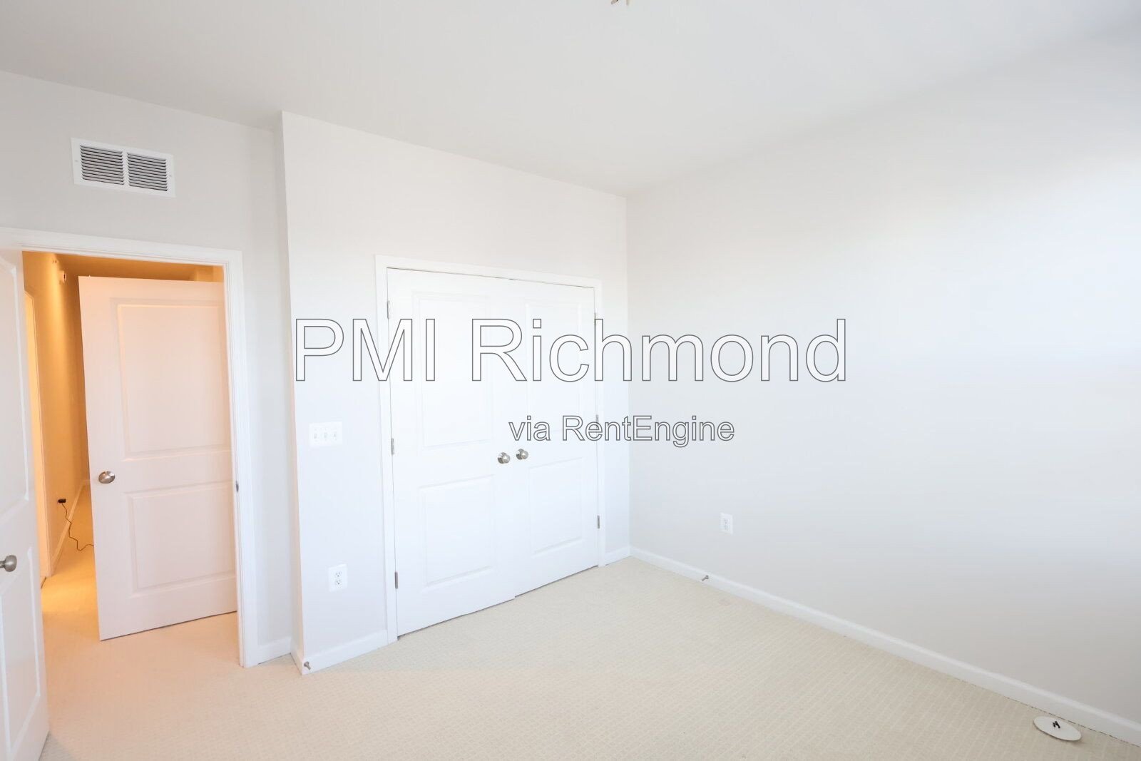 Stunning and Modern 3-Bed Townhome in Midlothian! property image