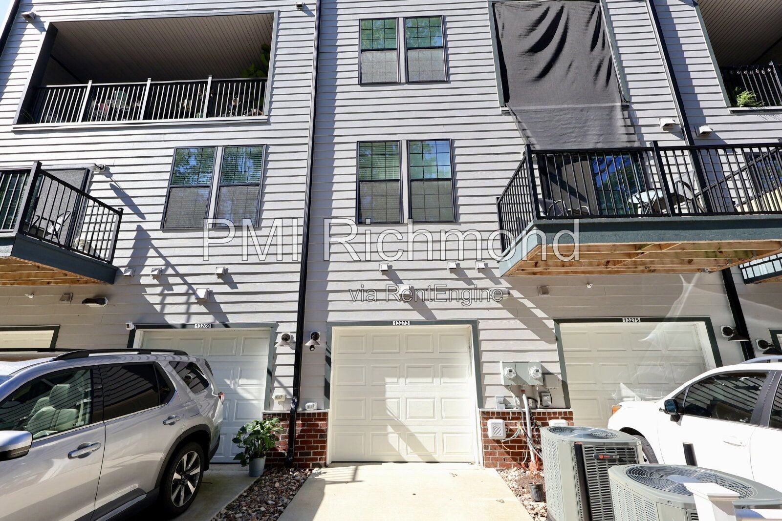Stunning and Modern 3-Bed Townhome in Midlothian! property image