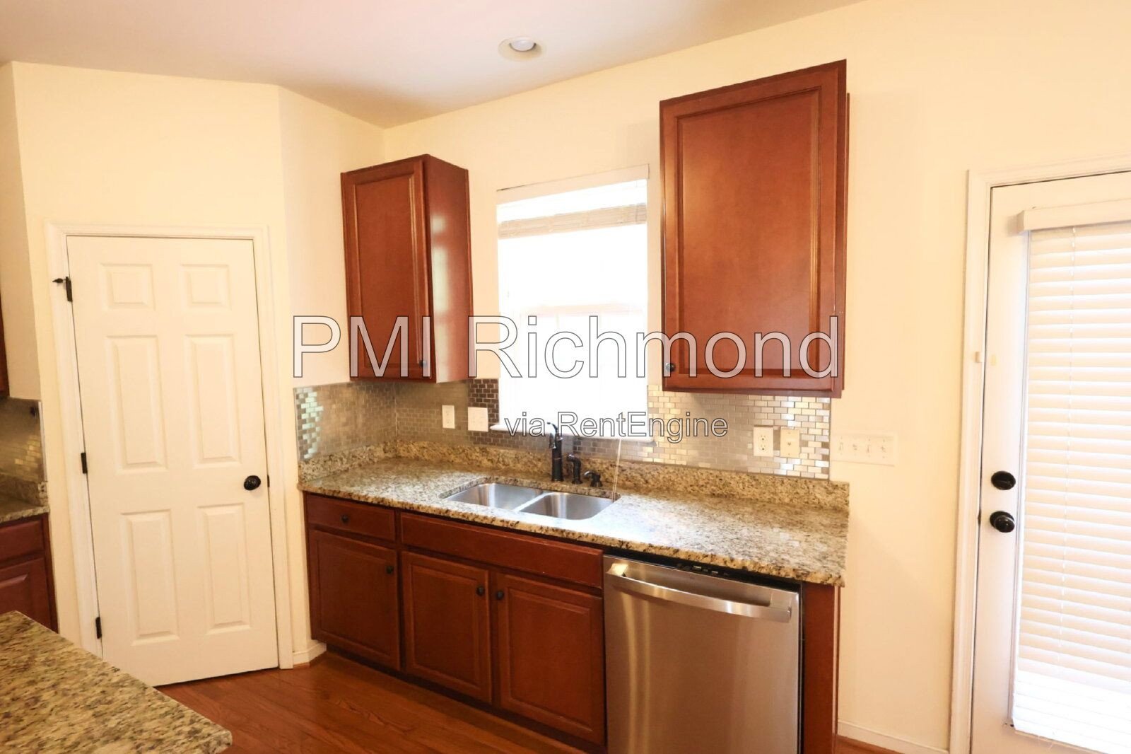 4-Bed Home with Granite Countertops & Hardwood Floors in Glen Allen! property image