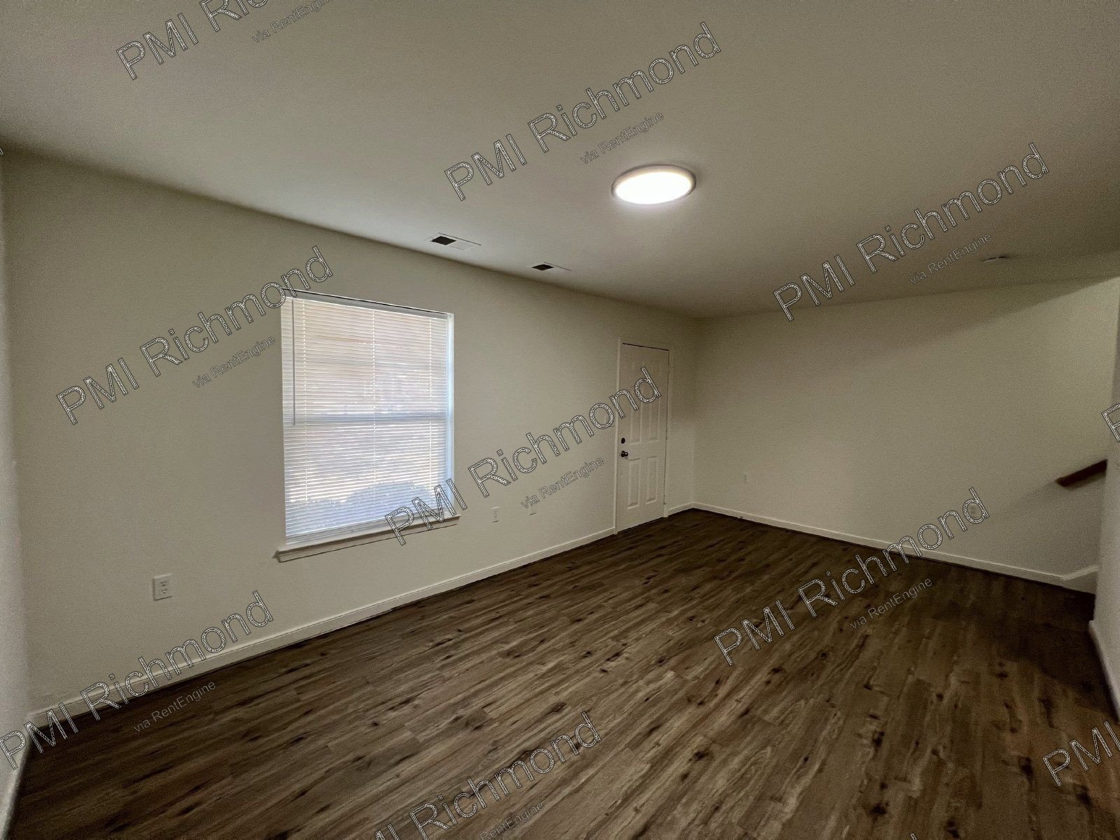 Desirable 2-Bedroom Corner Unit in The Villas Of Oakwood Community! property image