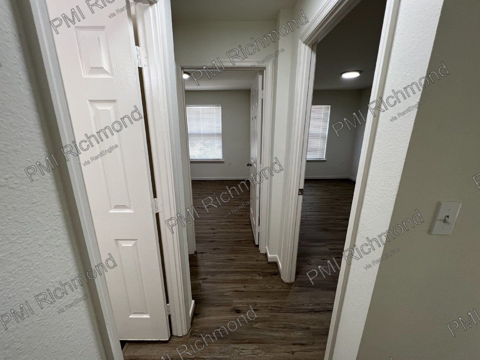 Desirable 2-Bedroom Corner Unit in The Villas Of Oakwood Community! property image