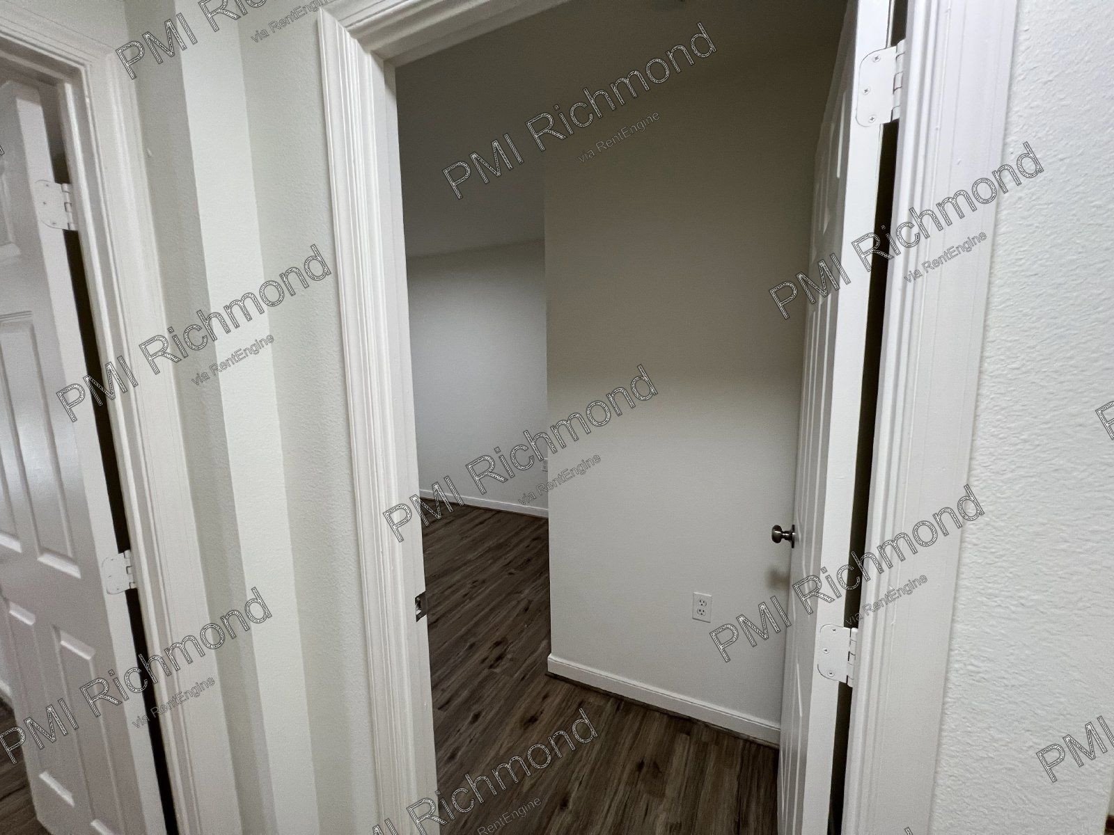 Desirable 2-Bedroom Corner Unit in The Villas Of Oakwood Community! property image