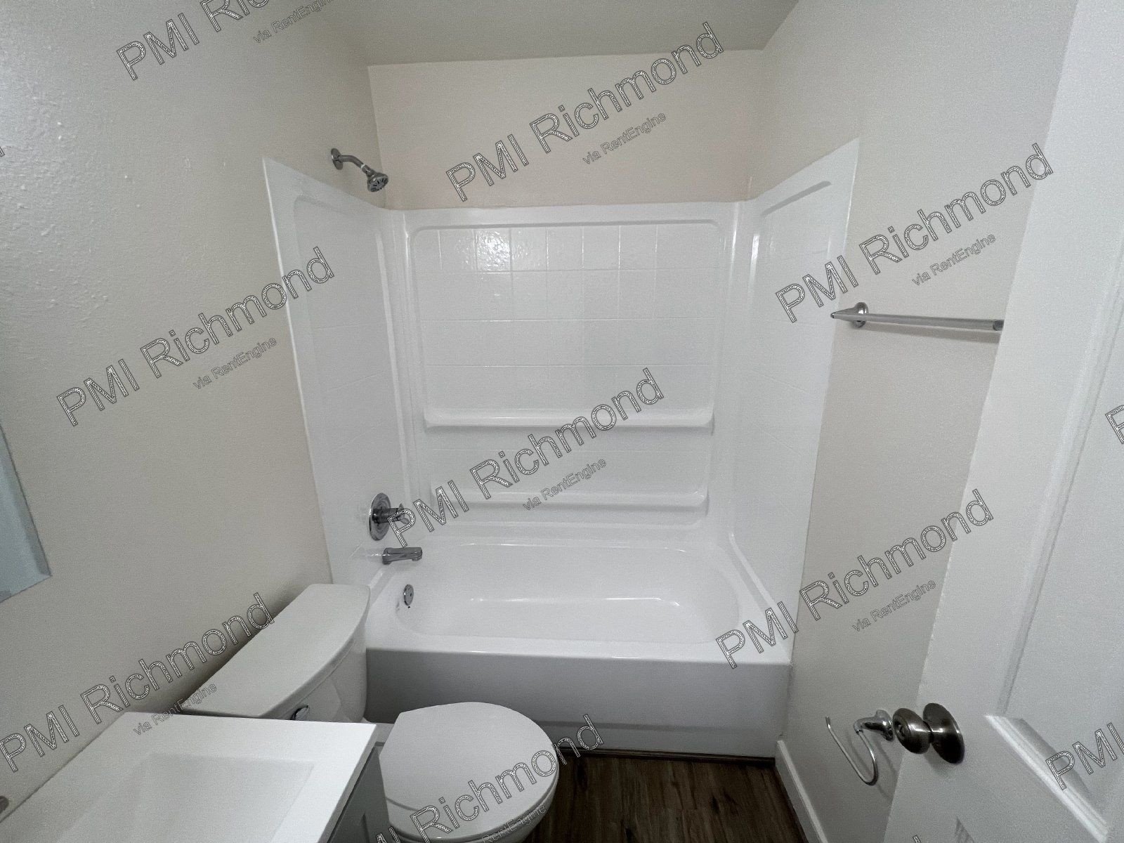 Desirable 2-Bedroom Corner Unit in The Villas Of Oakwood Community! property image