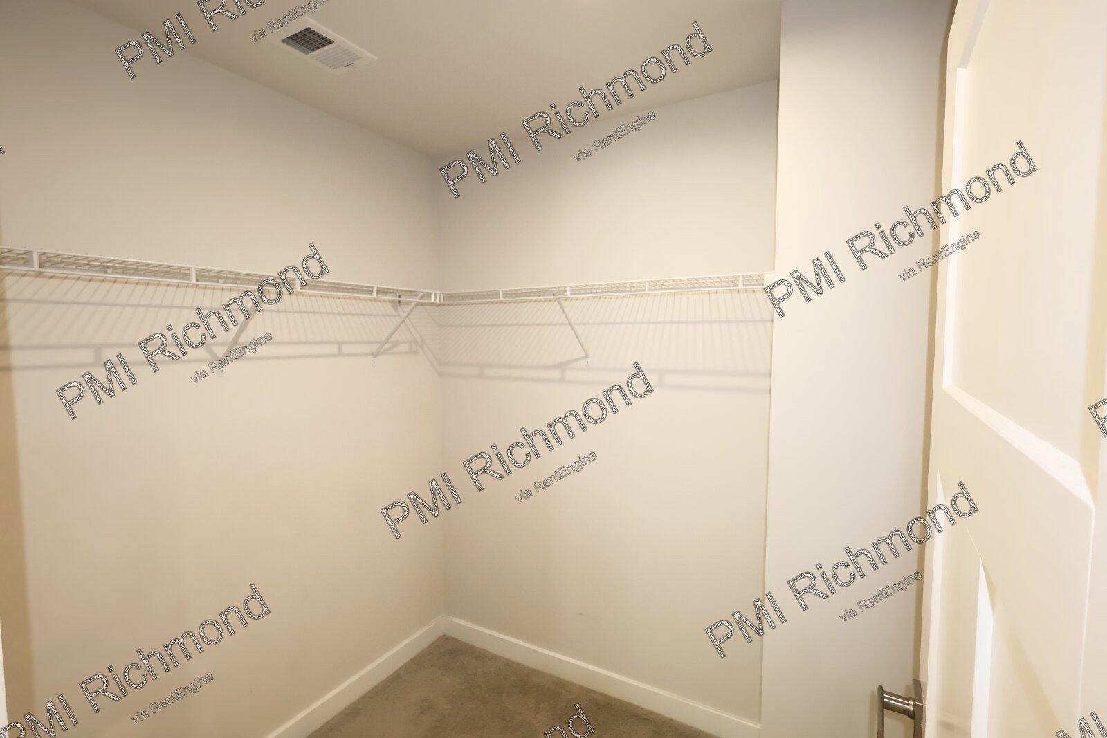 Discover Comfort and Style in This Spacious 3-Bed Townhouse in Chesterfield! property image