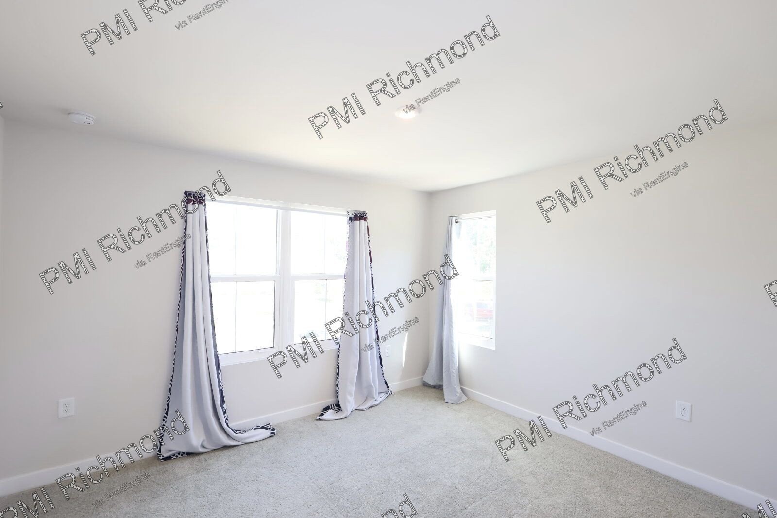 Discover Comfort and Style in This Spacious 3-Bed Townhouse in Chesterfield! property image