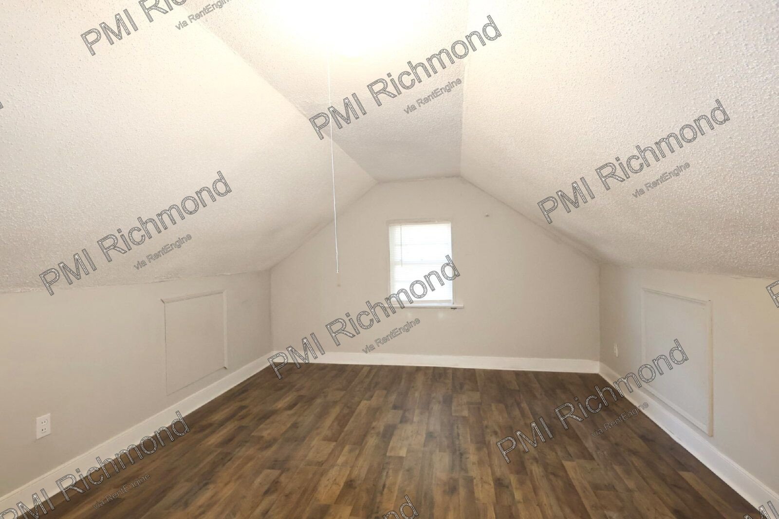 Charming 3-Bed Home with Brand New Flooring in Henrico! property image