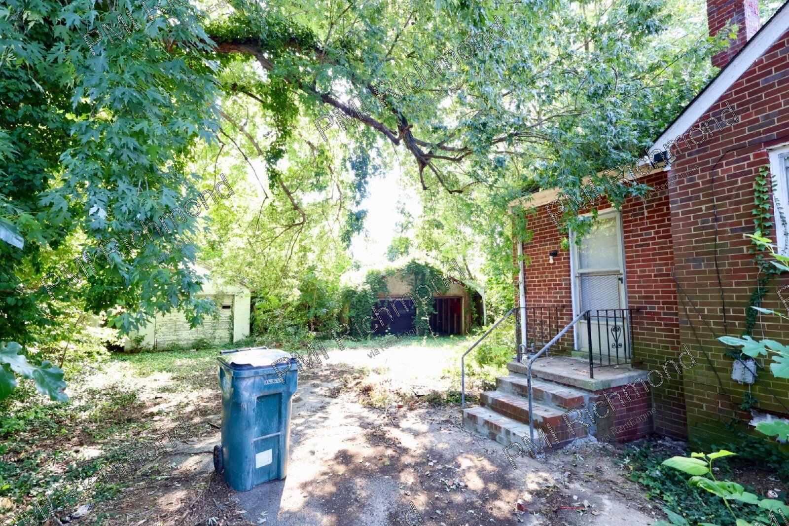 Charming 3-Bed Home with Brand New Flooring in Henrico! property image