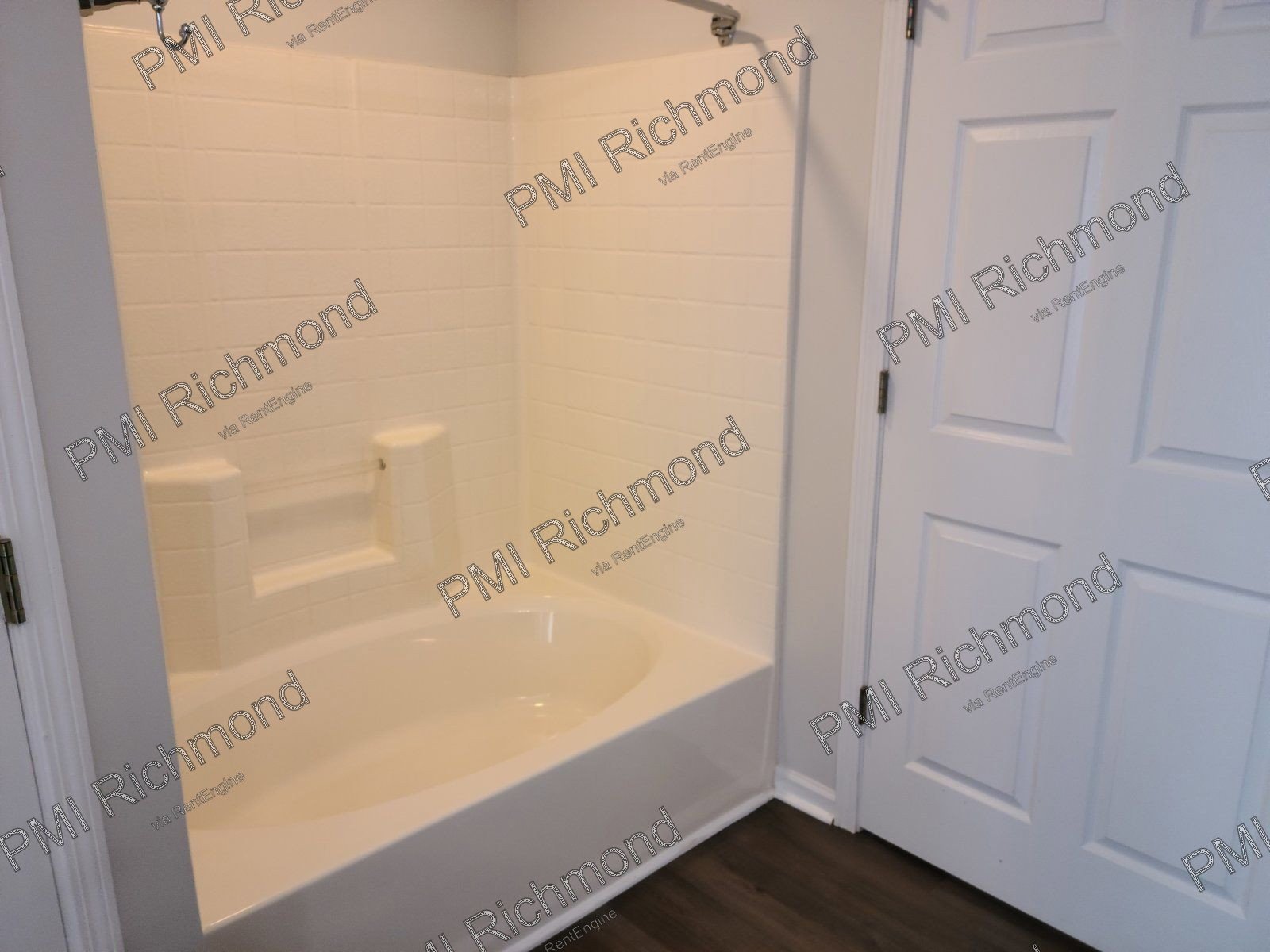 Gorgeous 2-Bedroom Condo in Bristol Village! property image