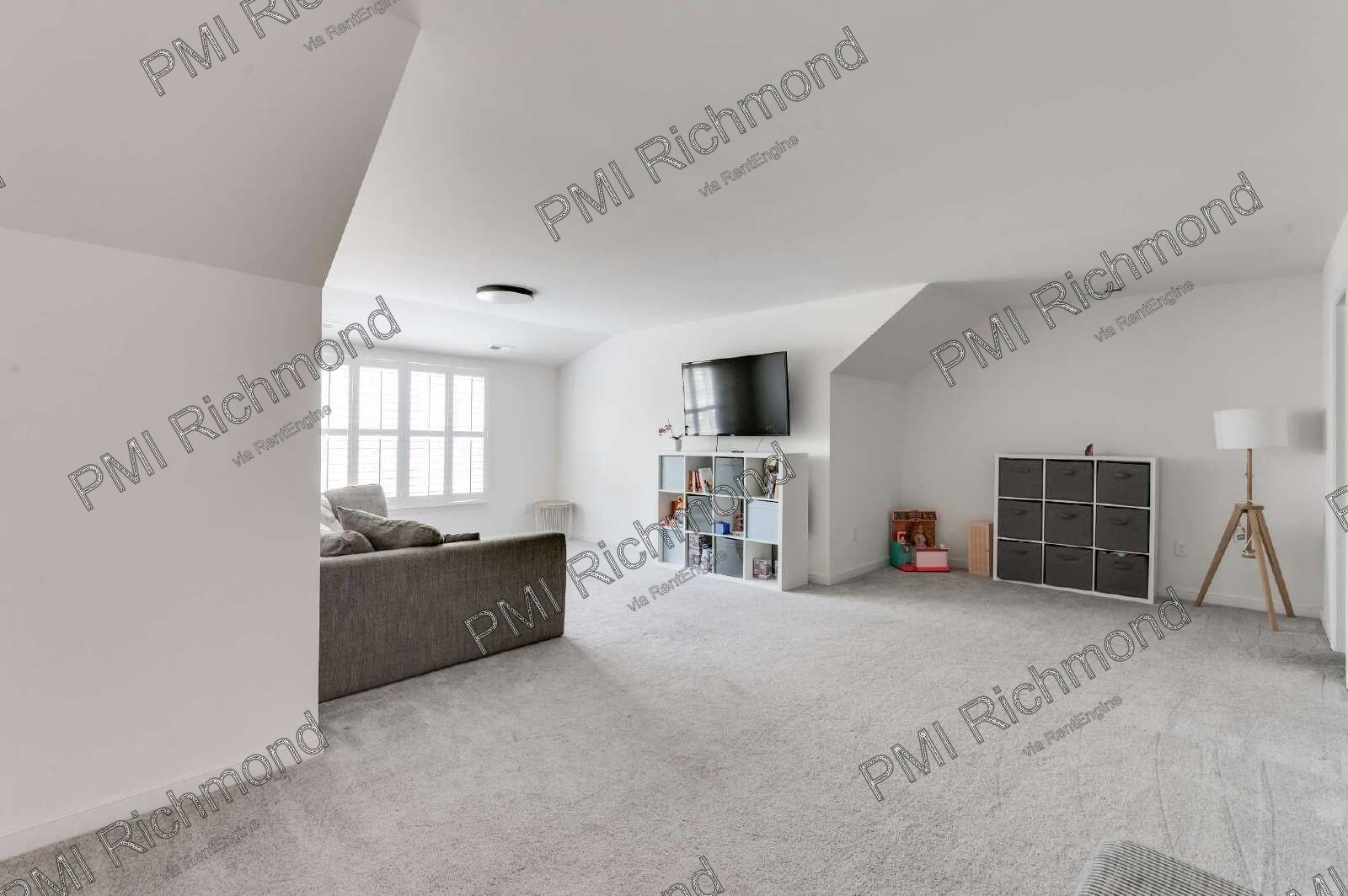 Gorgeous and Spacious 4-Bed Corner Unit Townhome in Moseley, VA! property image