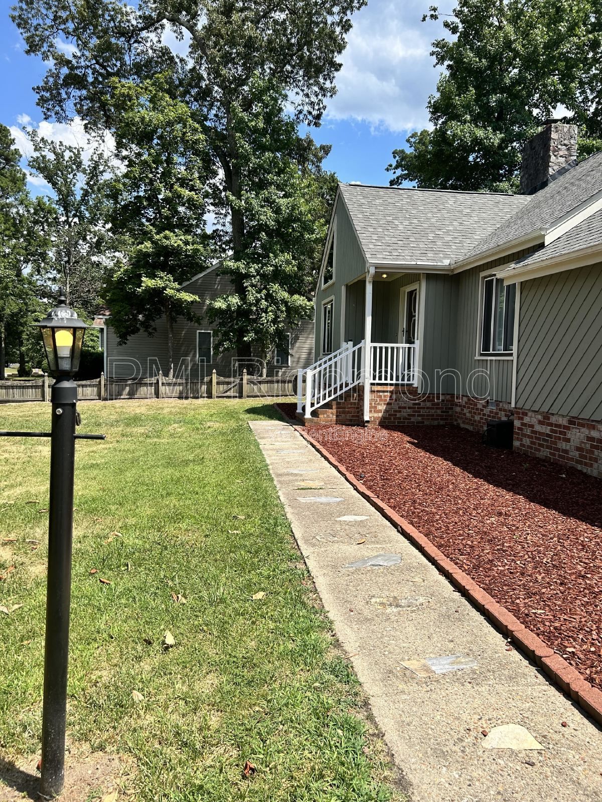 Single Family Contemporary Home in Colonial Heights! property image