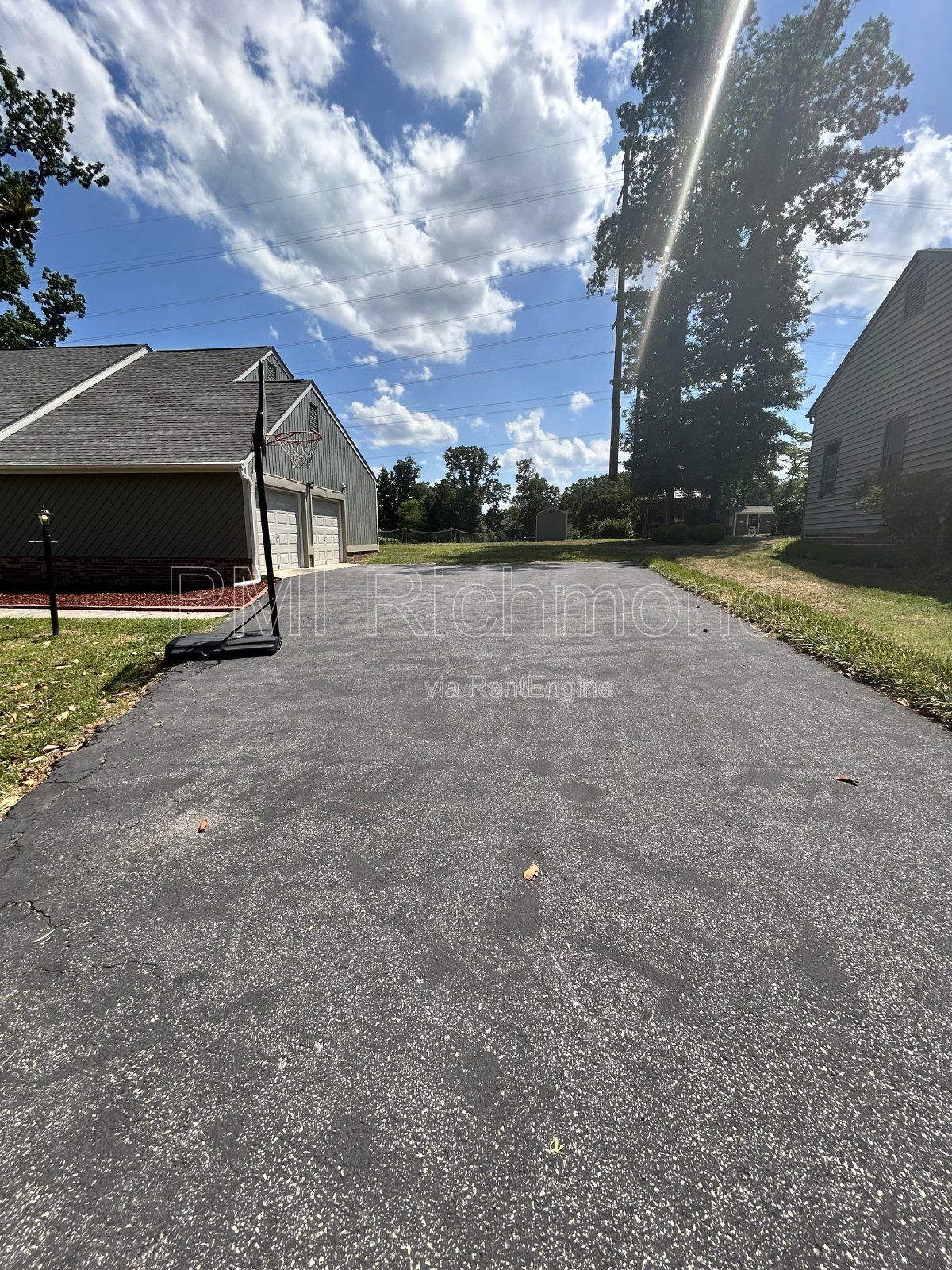 Single Family Contemporary Home in Colonial Heights! property image