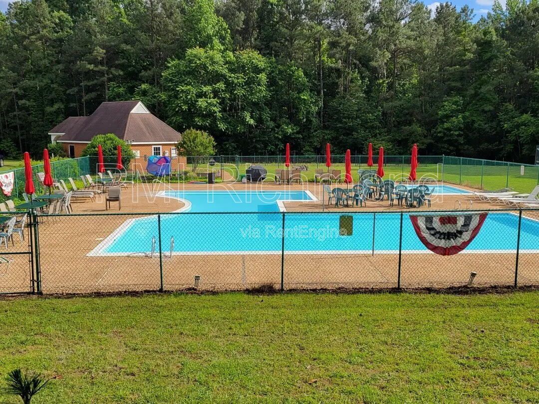 Single Family Contemporary Home in Colonial Heights! property image