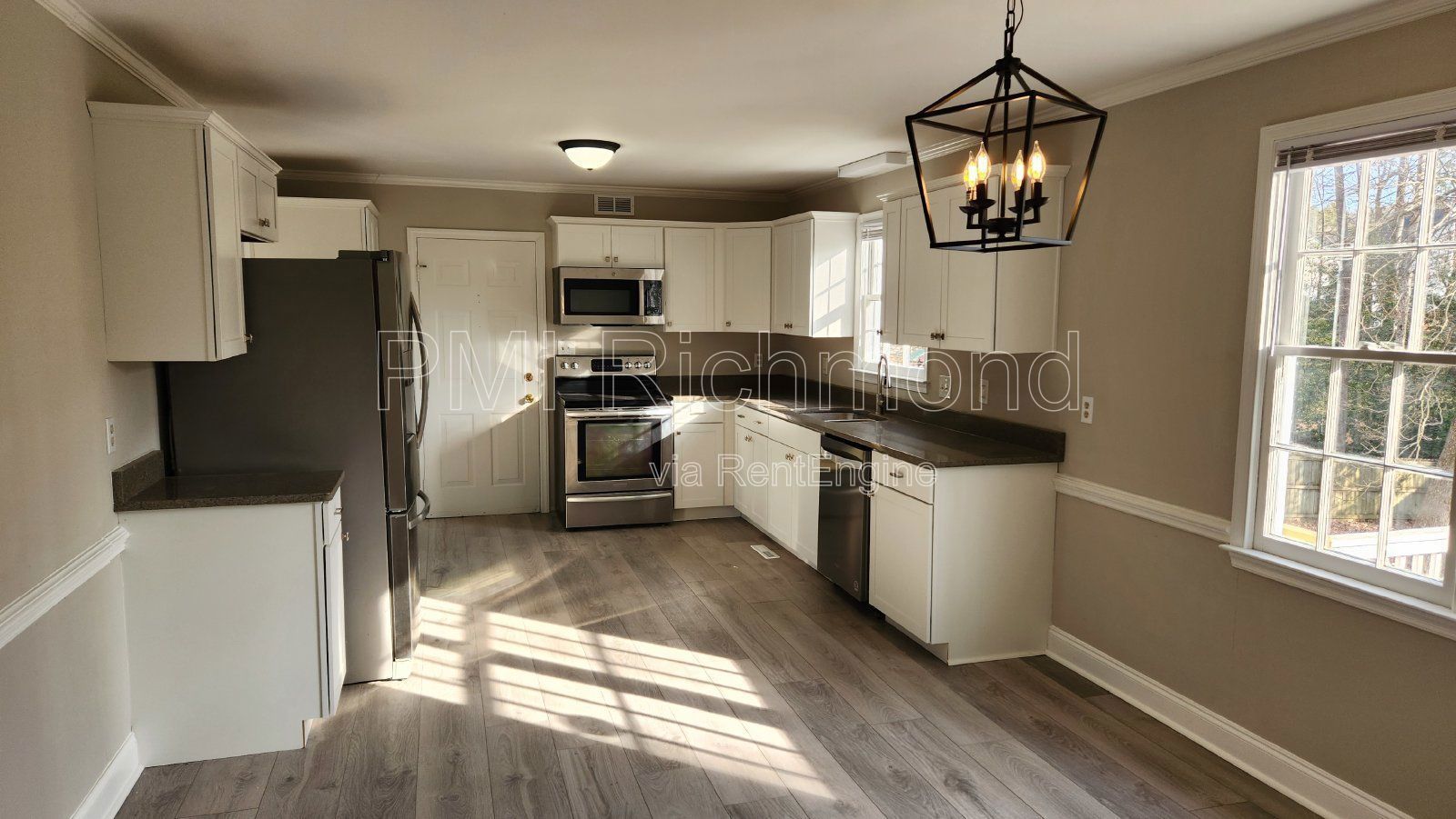 Enjoy this Spacious 4 Bed, 2.5 Bath Home in the Fernbrook Subdivision of North Chesterfield! property image