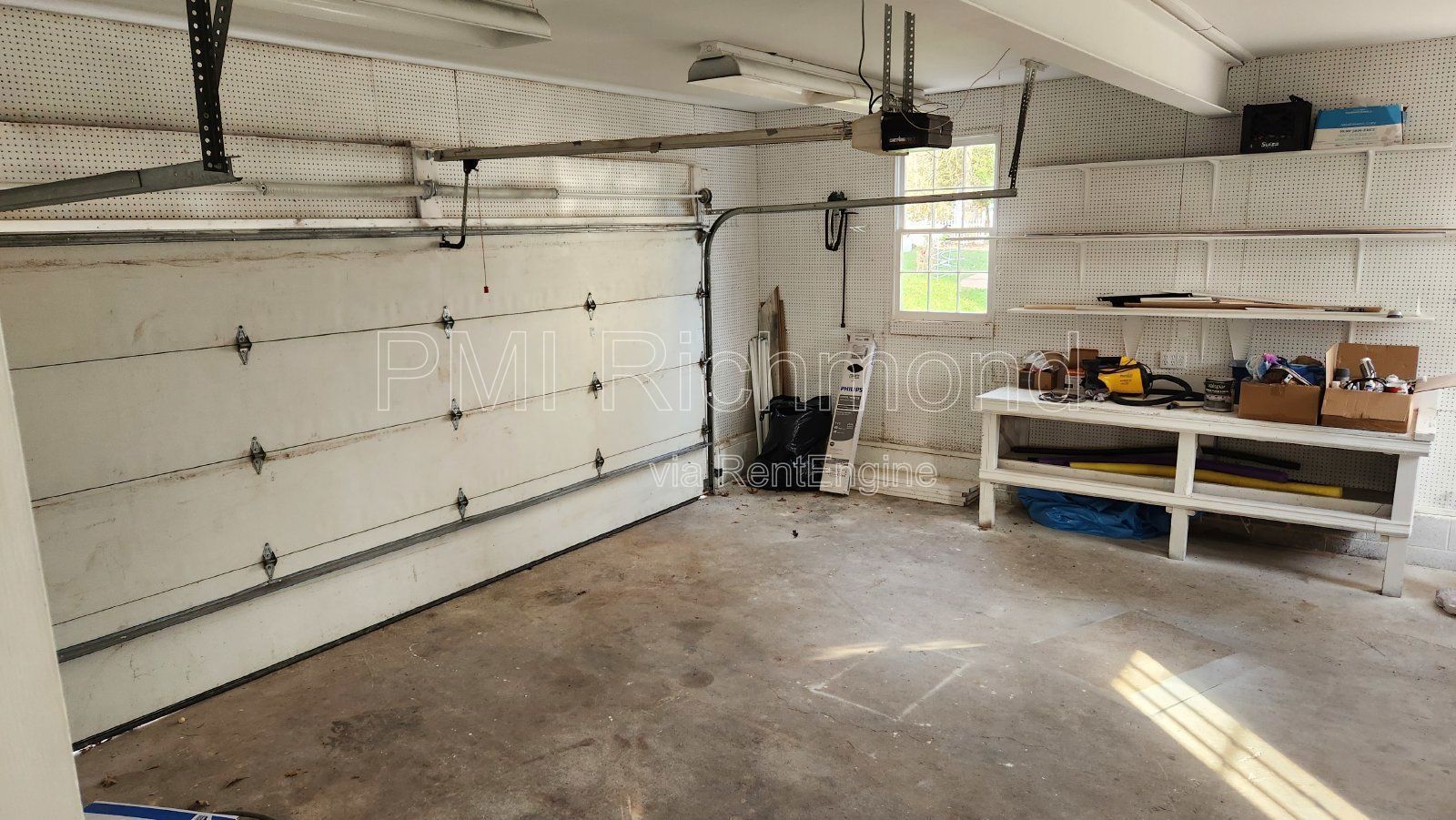 Enjoy this Spacious 4 Bed, 2.5 Bath Home in the Fernbrook Subdivision of North Chesterfield! property image